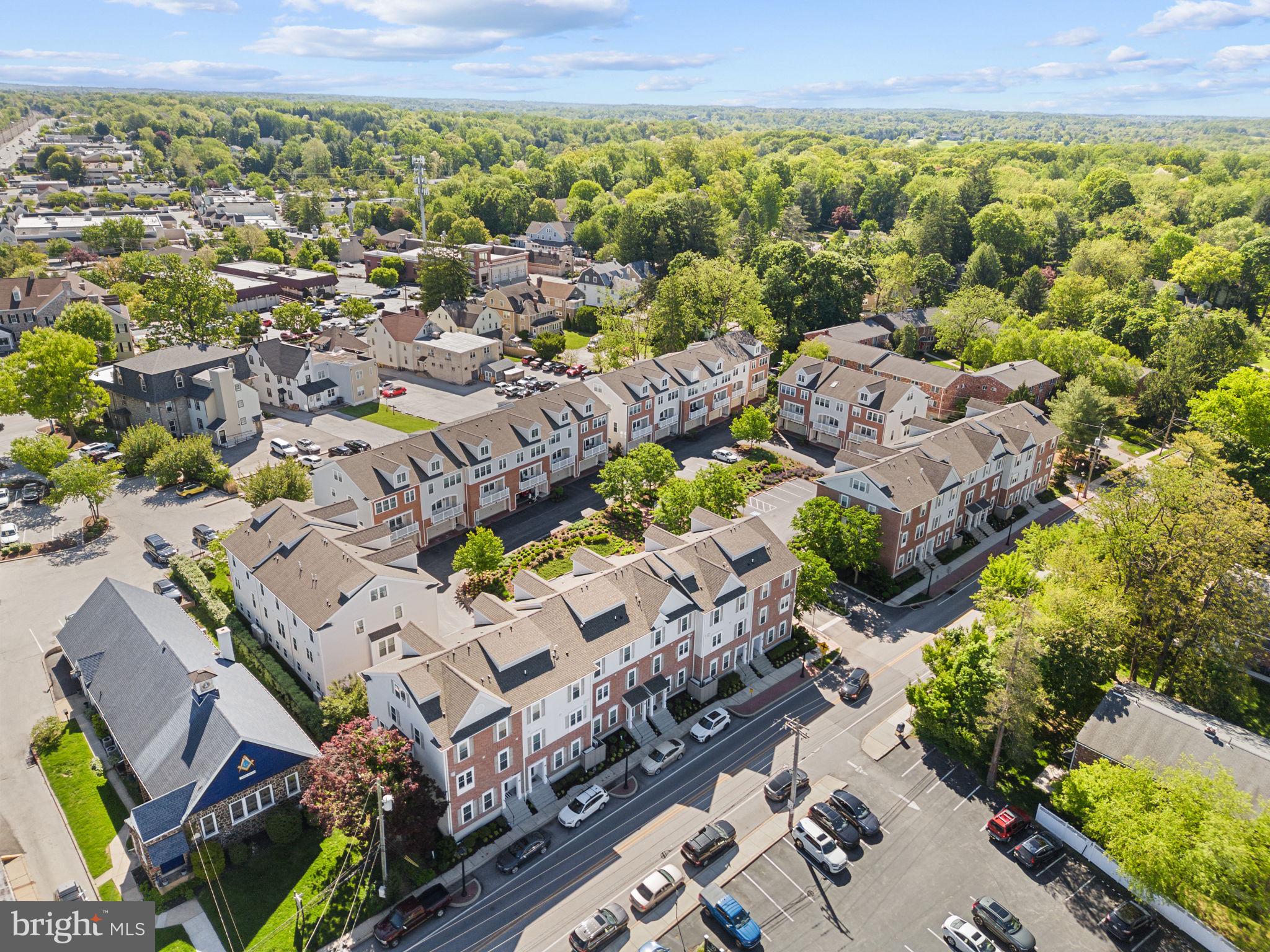 VILLAGE SQUARE - Residential