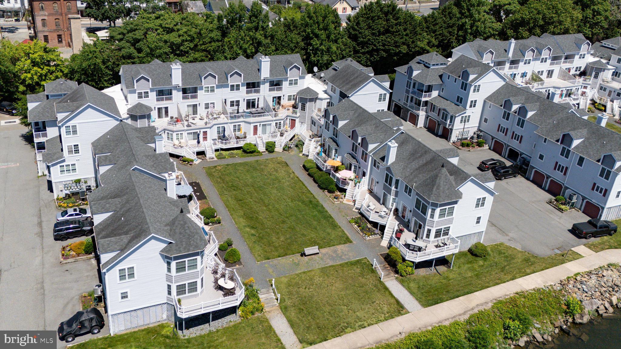 TOMES LANDING - Residential