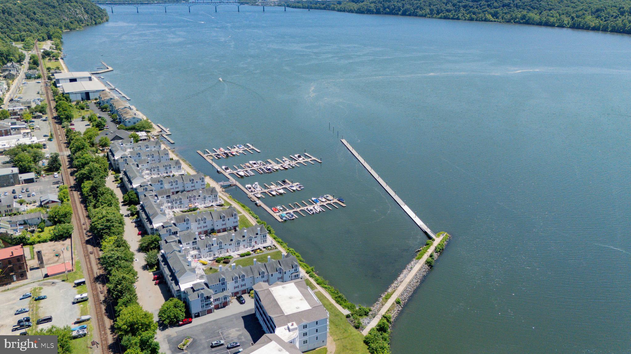 TOMES LANDING - Residential