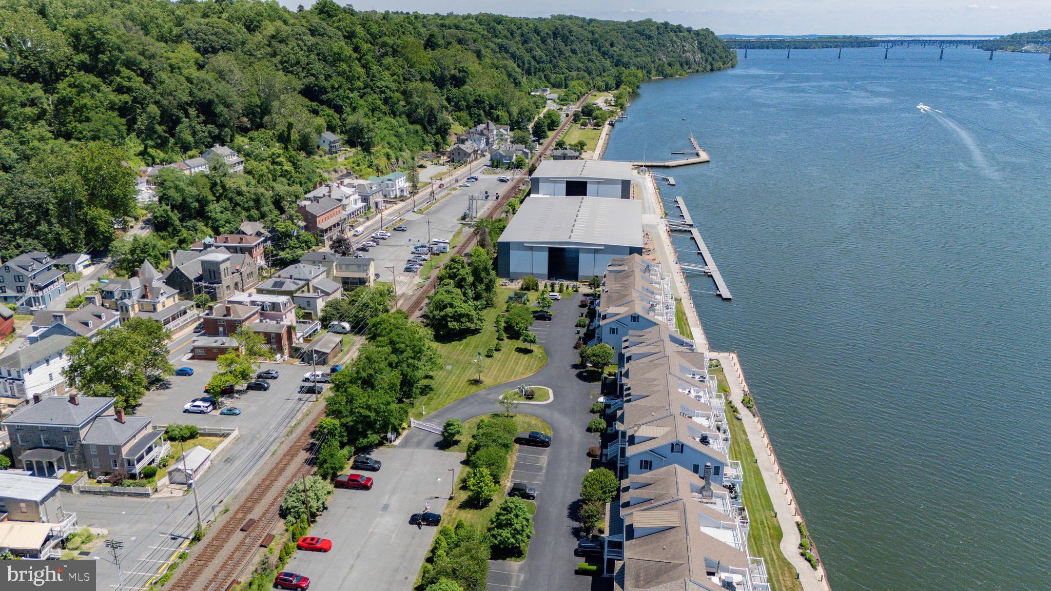 TOMES LANDING - Residential