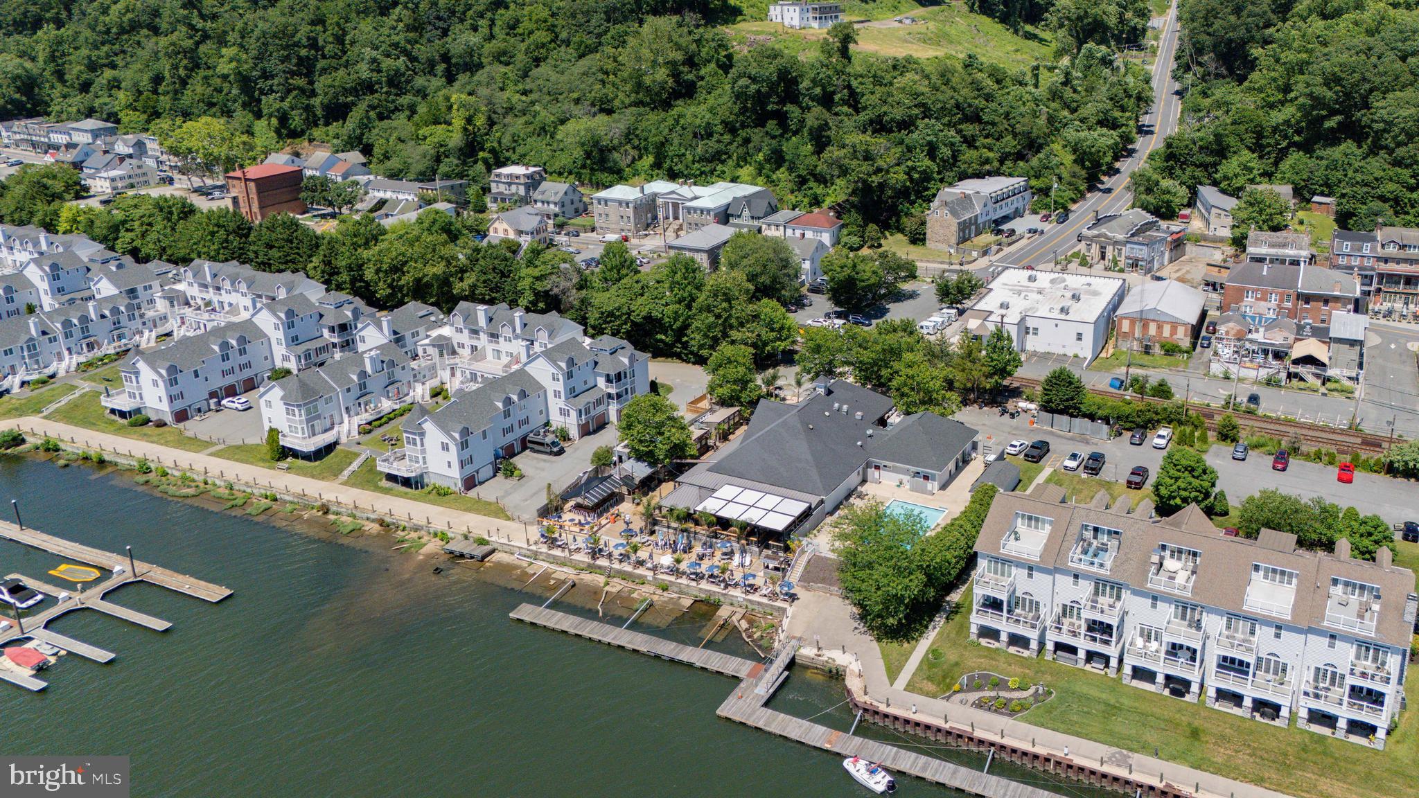 TOMES LANDING - Residential