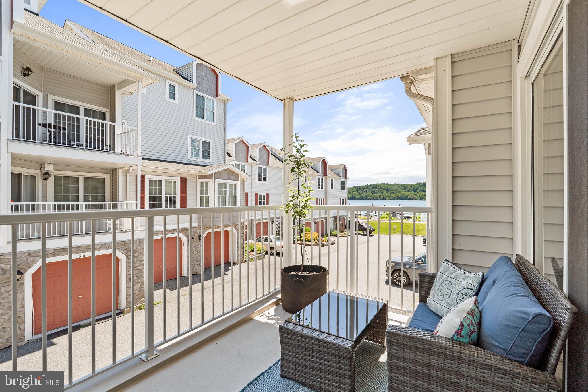TOMES LANDING - Residential