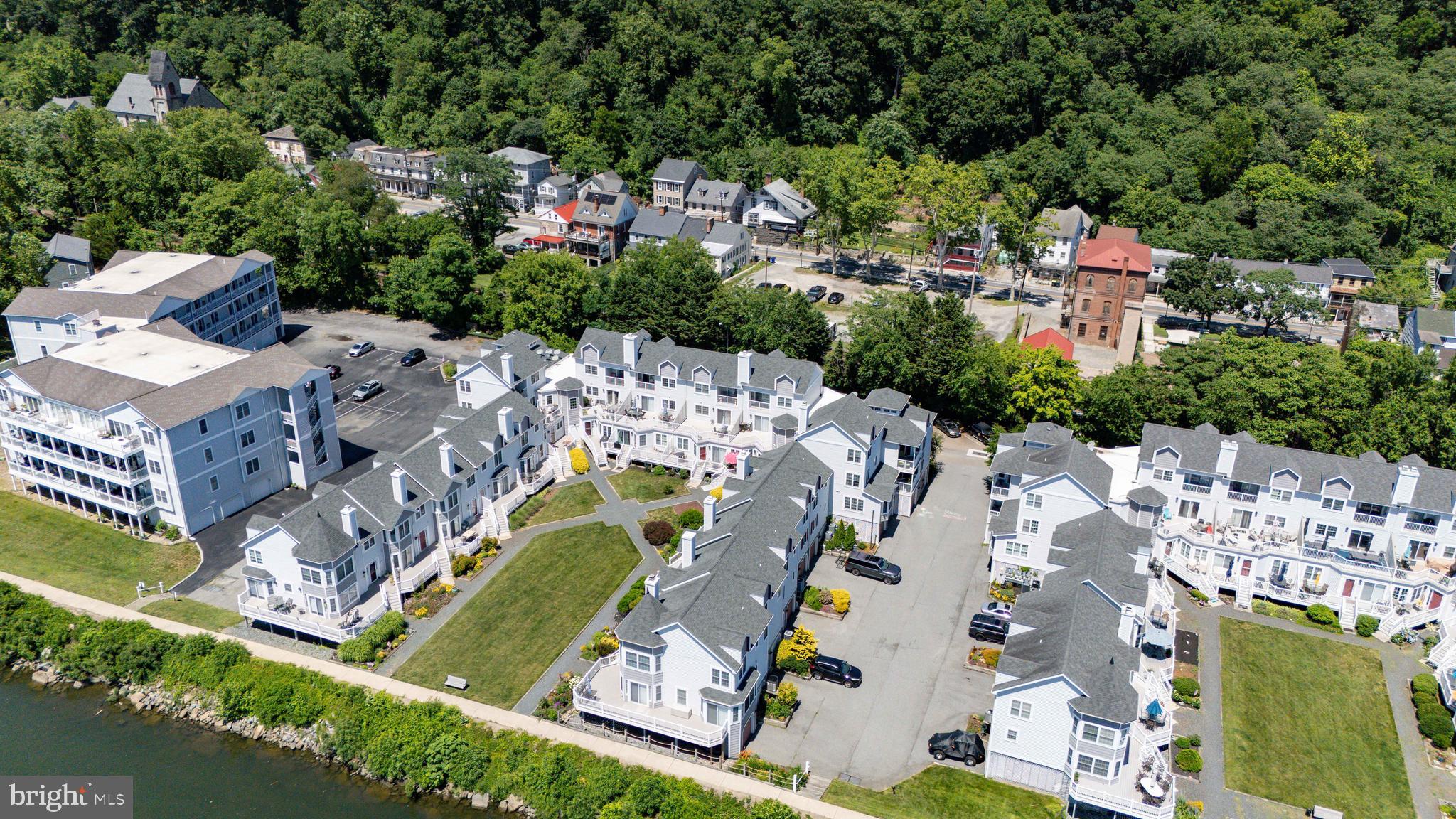 TOMES LANDING - Residential