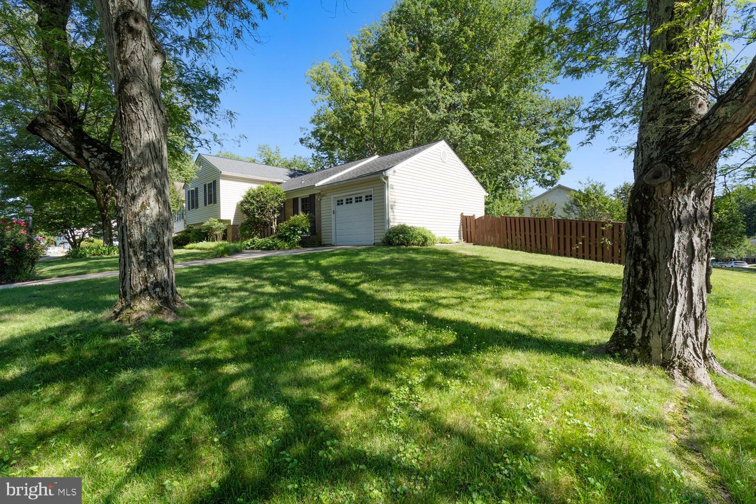 LAKE BRADDOCK - Residential