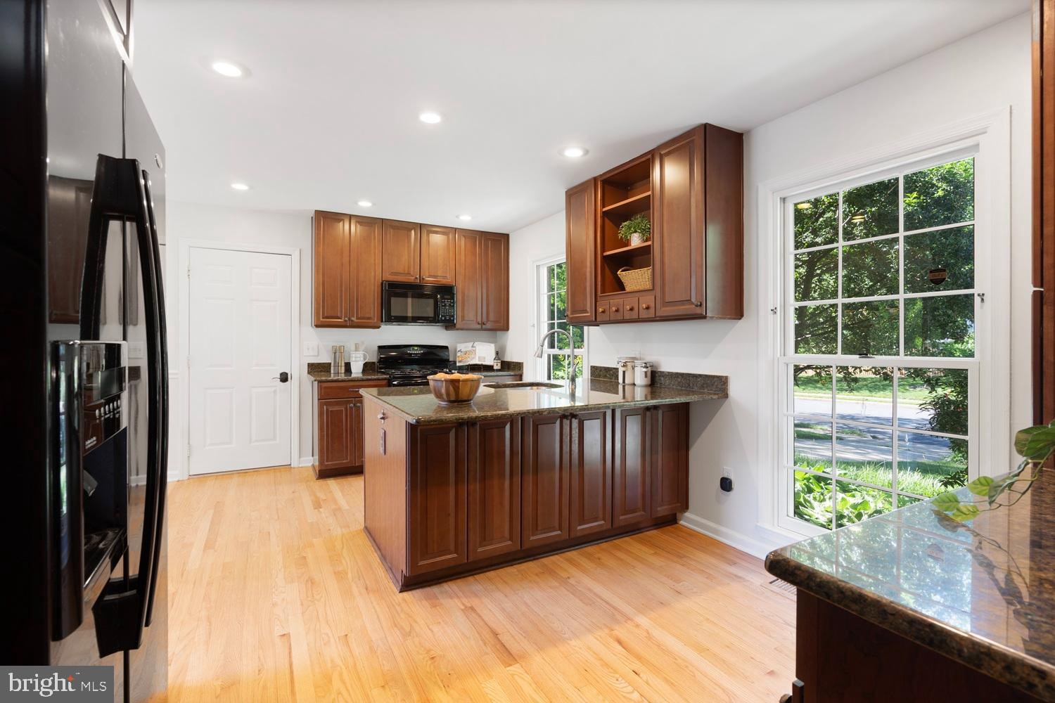 LAKE BRADDOCK - Residential