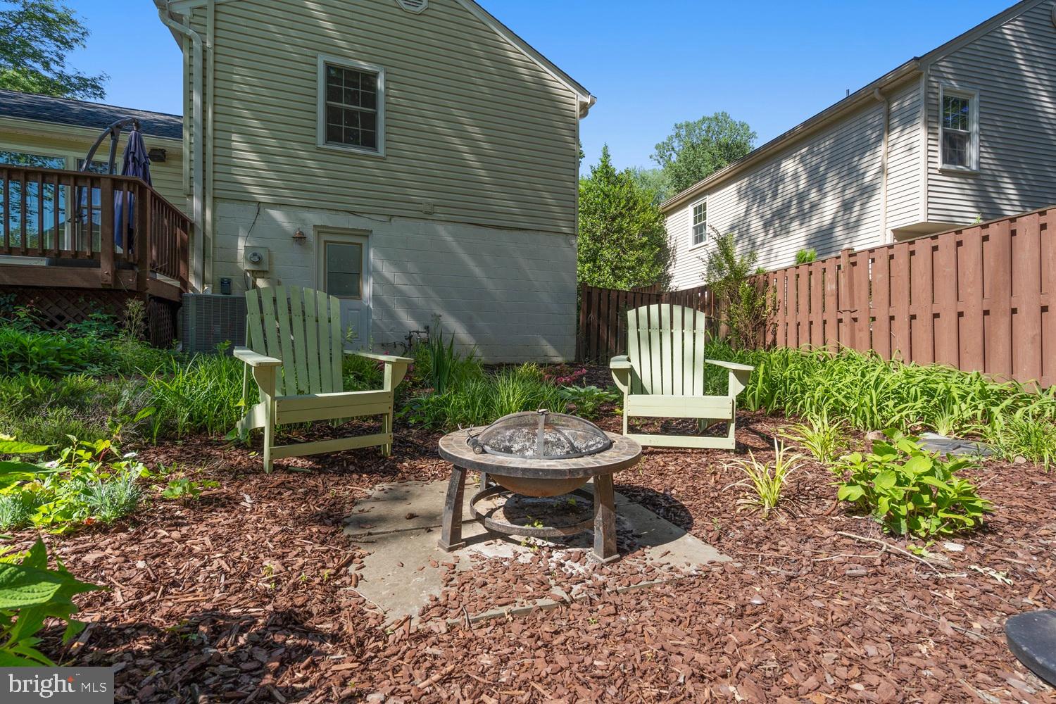 LAKE BRADDOCK - Residential