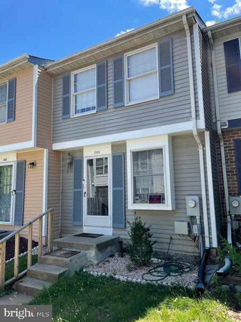 +++loads of potential+++ average condition 3 level TH features spacious updated walk out lower level with lovely updated full bath+++ house generally needs a little cosmetic work/ TLC and perhaps a few updates+++priced to sell+++ sold AS IS+++