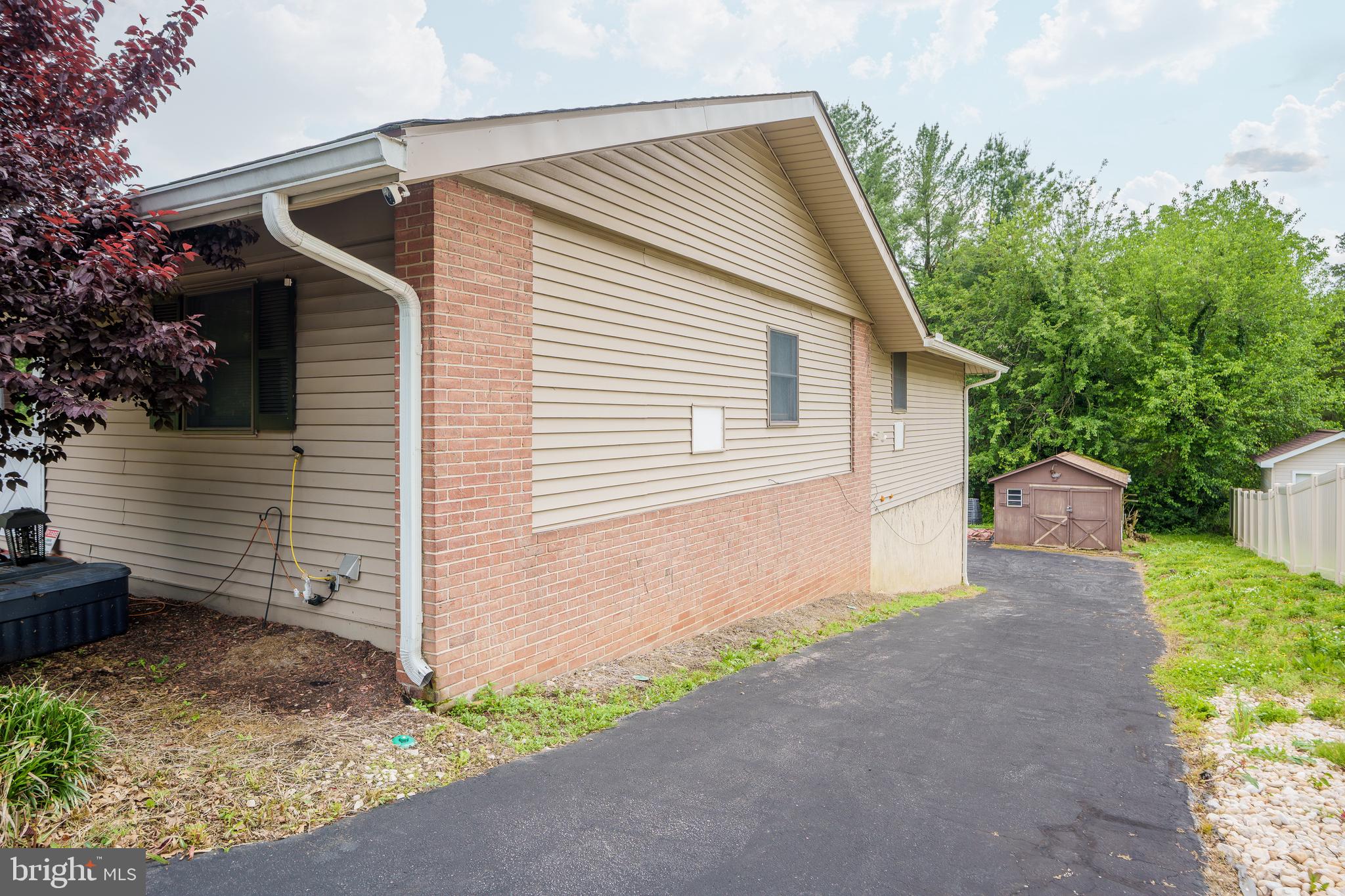 TIP TOP FARMS - Residential