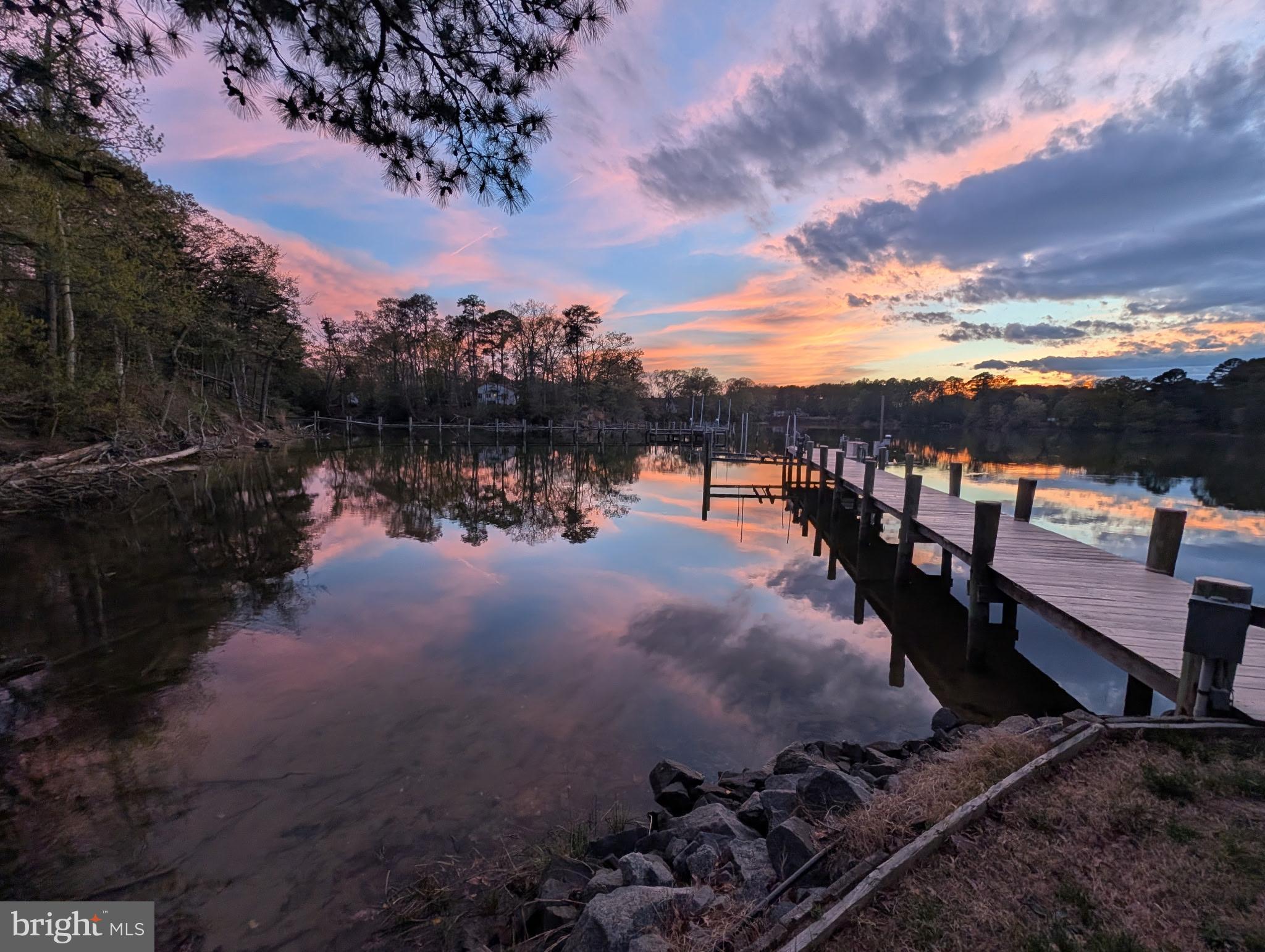 EDGEWATER - Residential