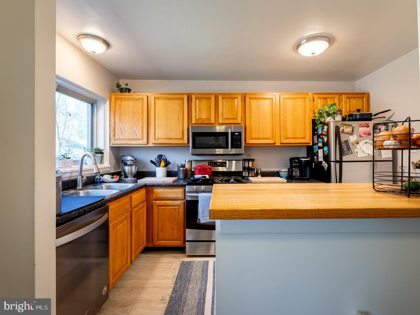 PARKSIDE CONDOMINIUMS - Residential