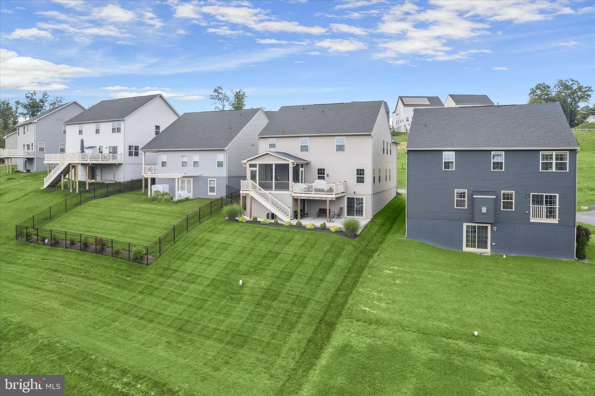 HAMPTONS - Residential