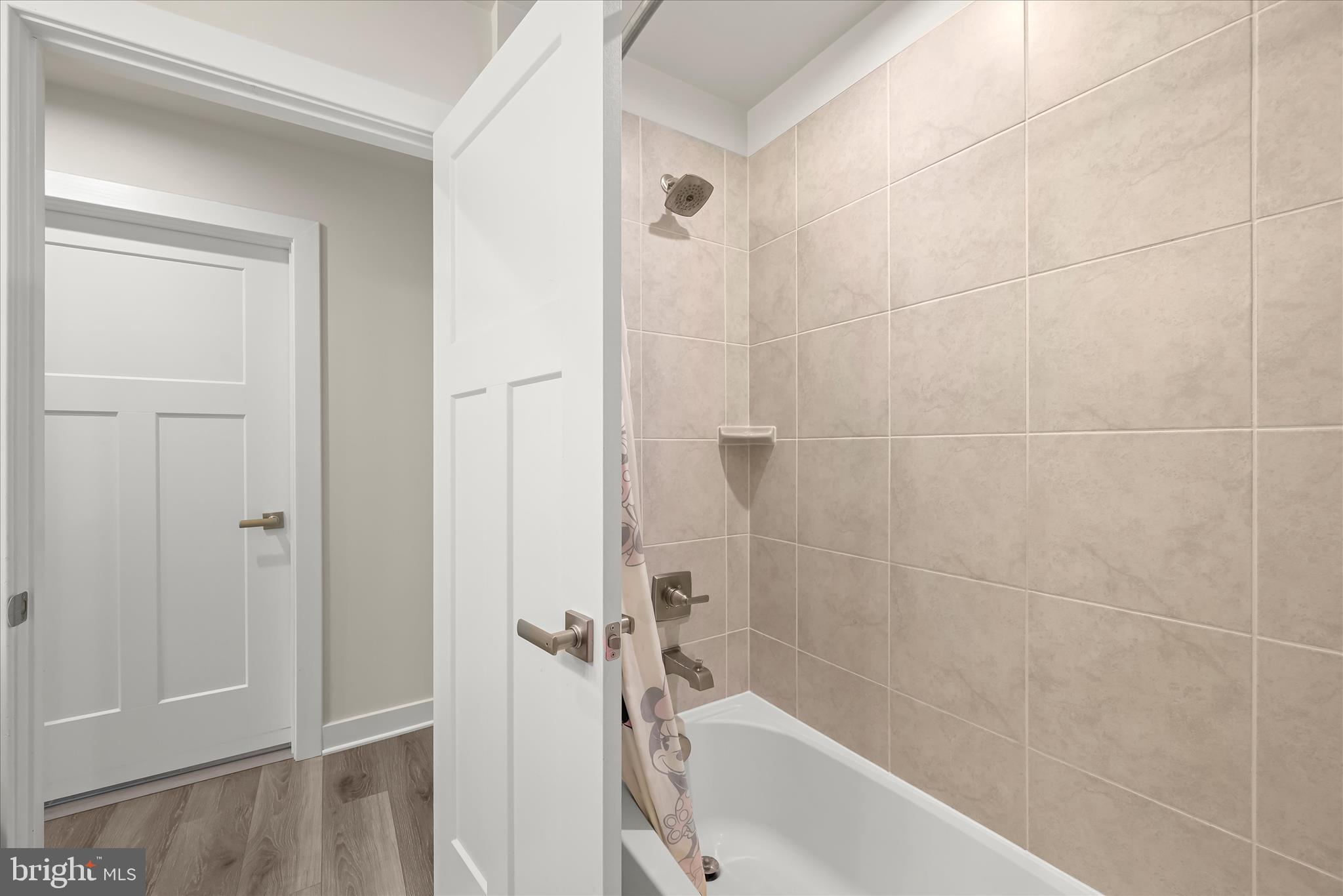 HAMPTONS - Residential
