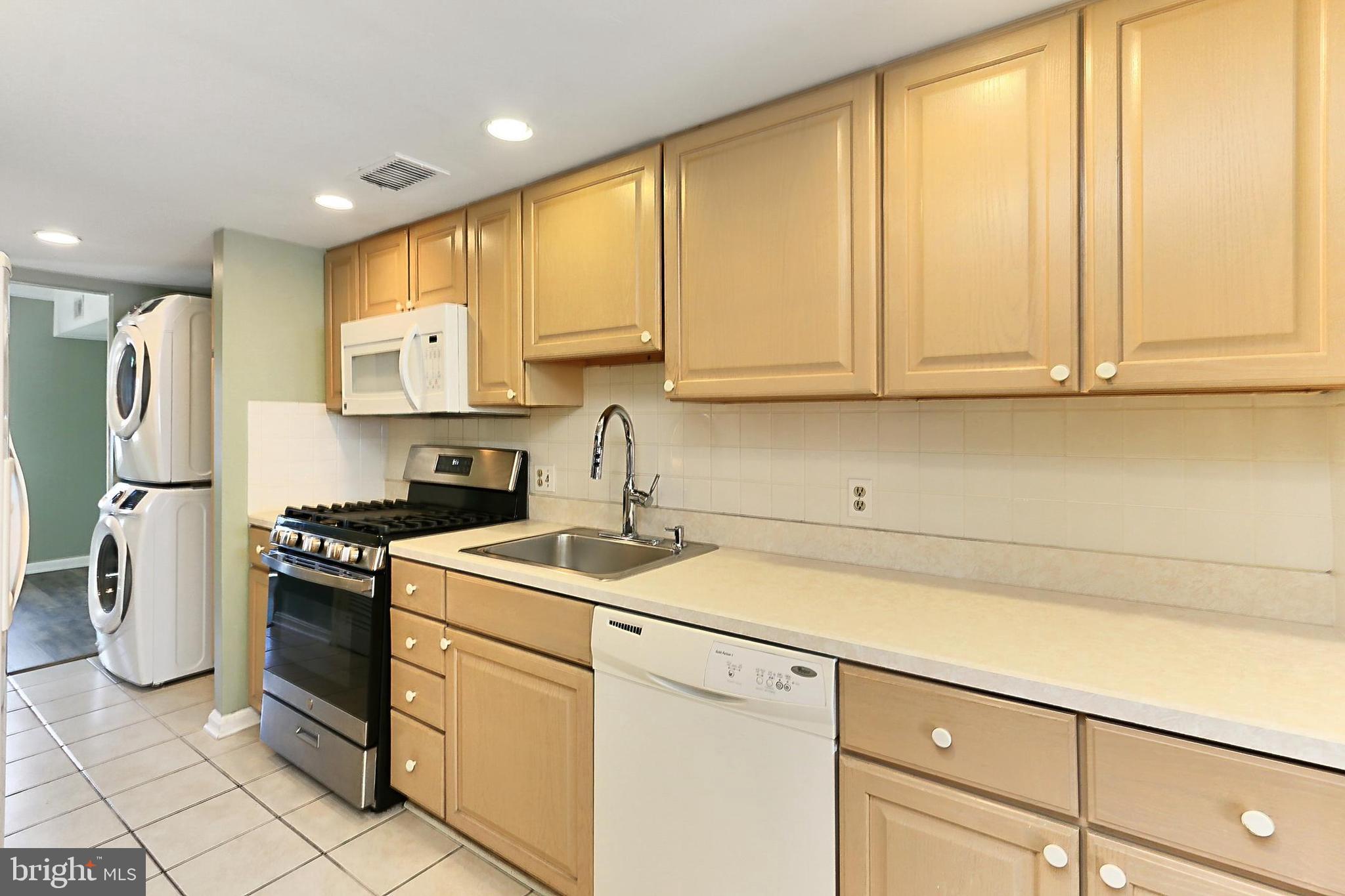 GEORGETOWN WOODS - Residential