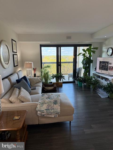 WATERGATE AT LANDMARK - Residential