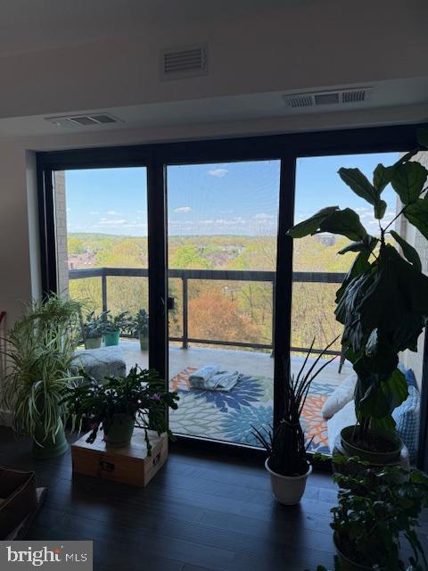 WATERGATE AT LANDMARK - Residential