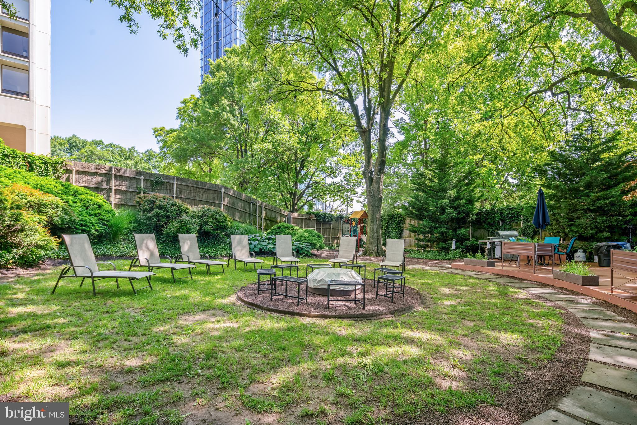 SOCIETY HILL - Residential