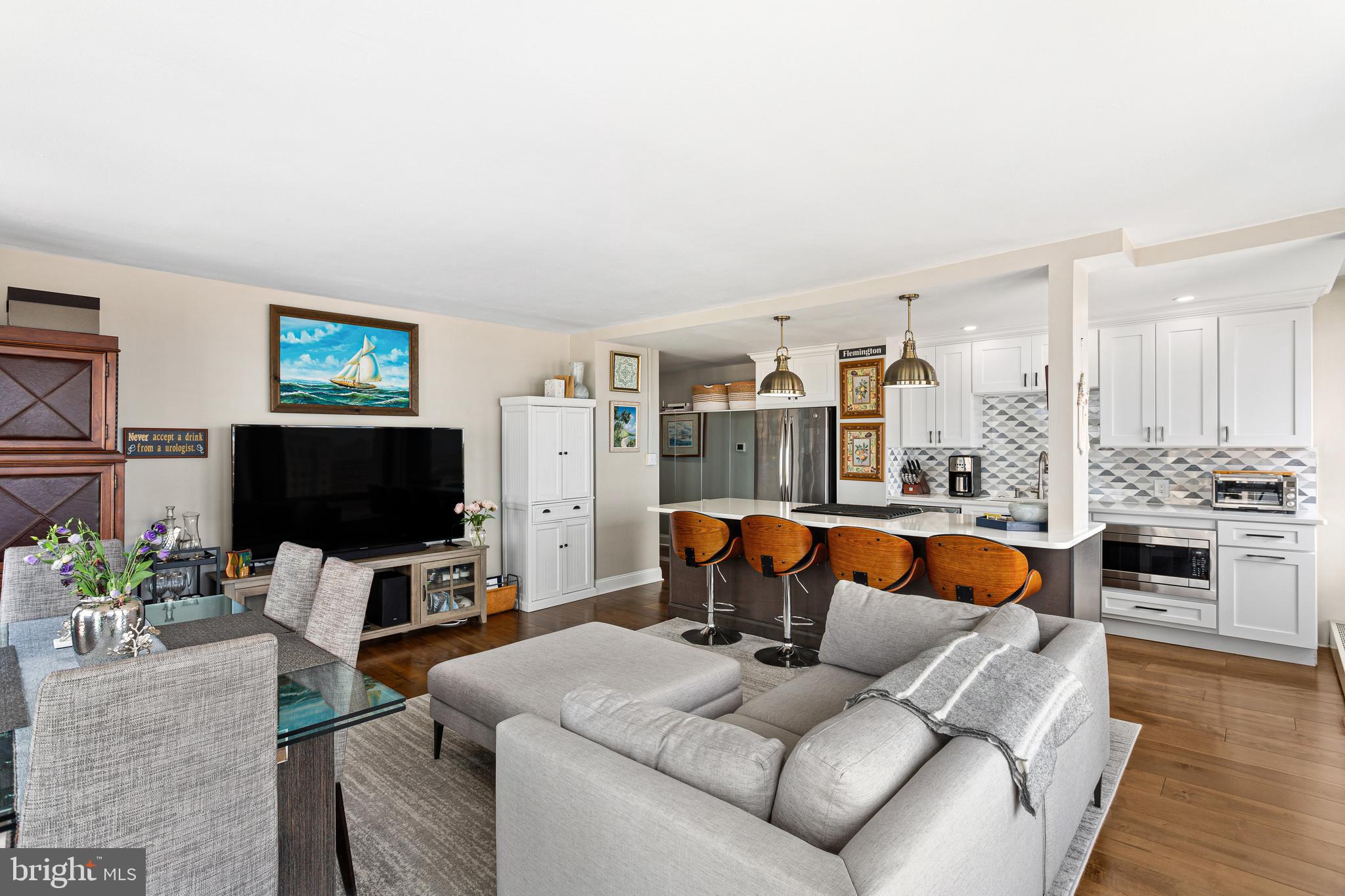 SOCIETY HILL - Residential