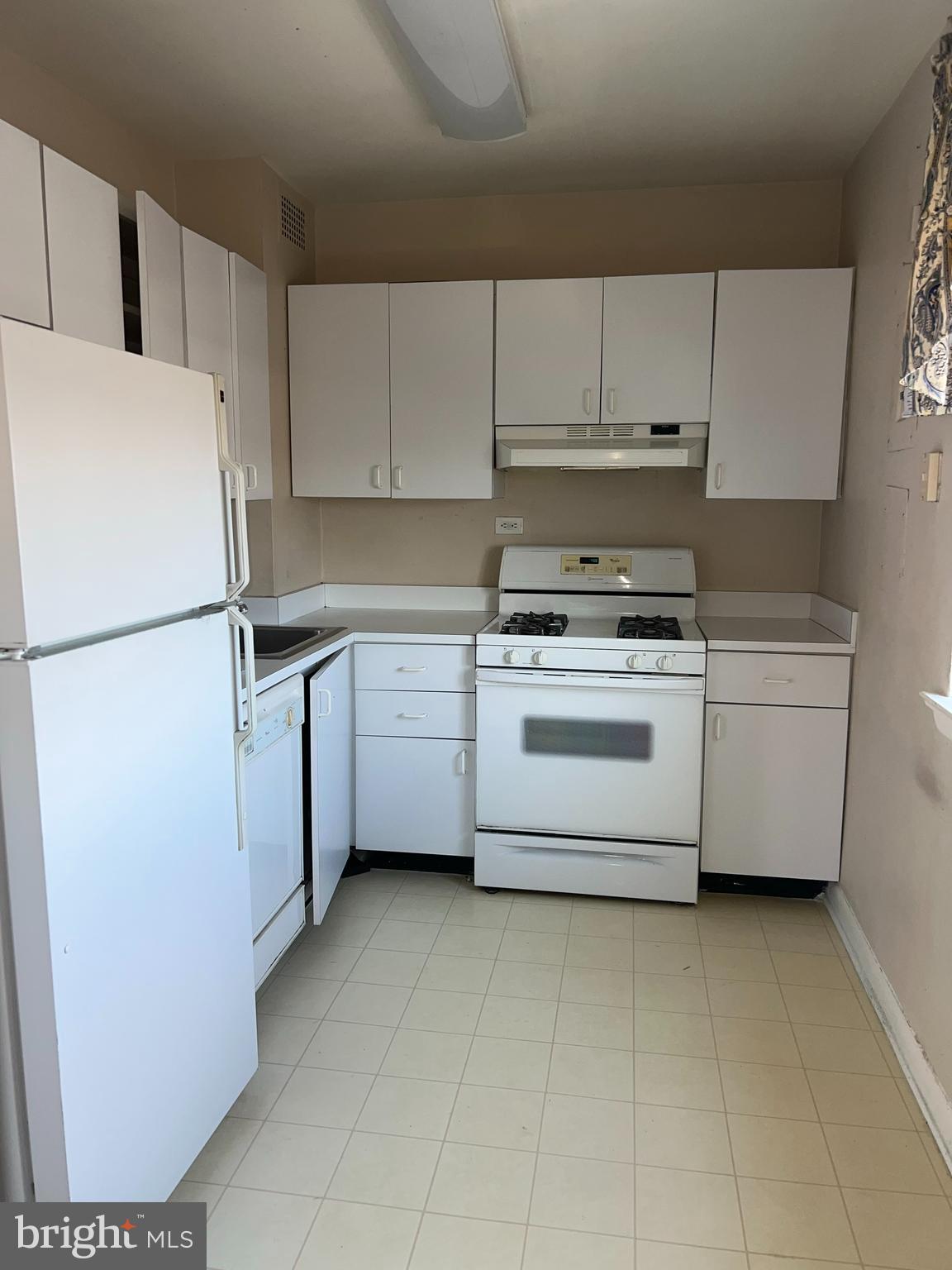 PIKESVILLE - Residential