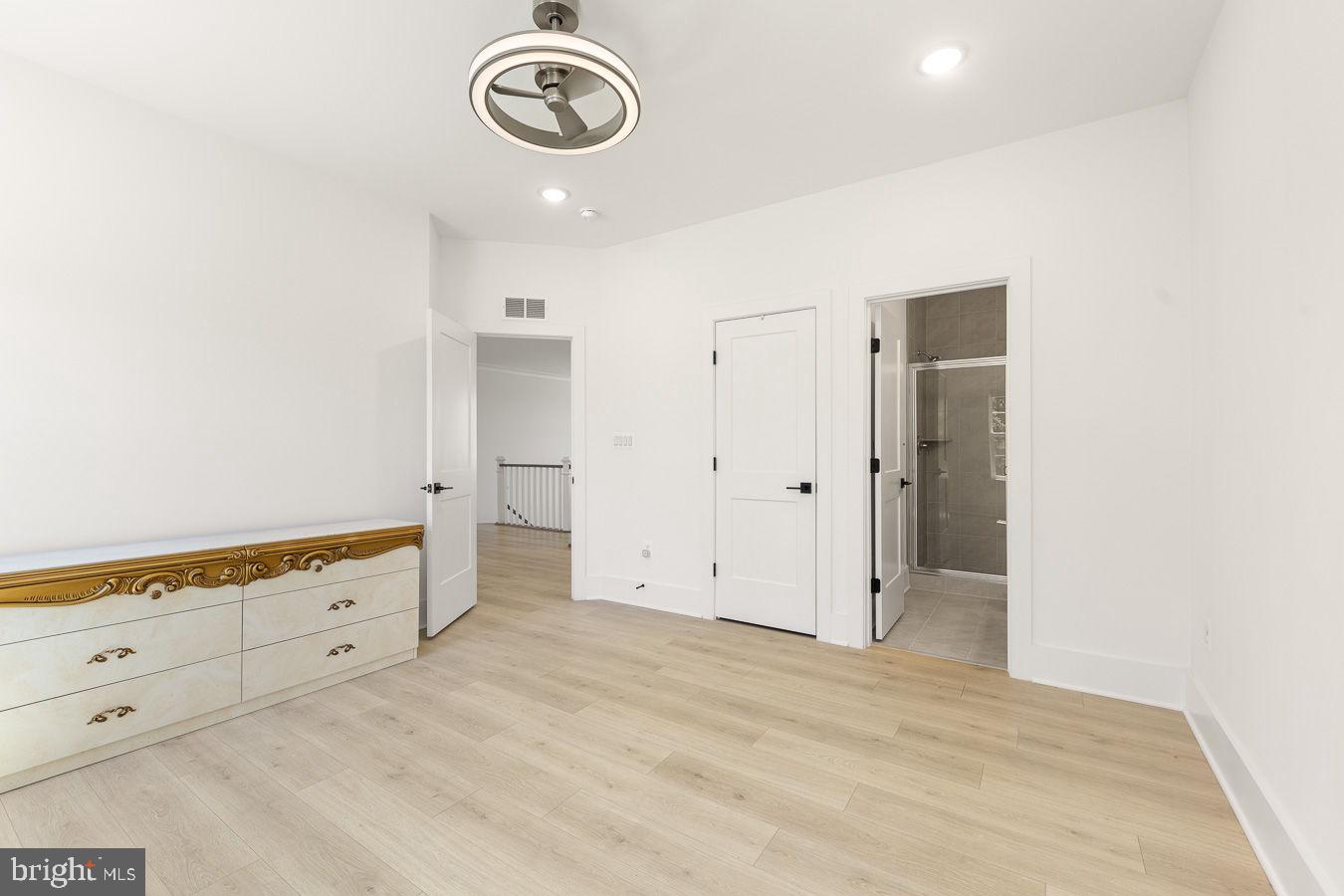 TANAGER - Residential