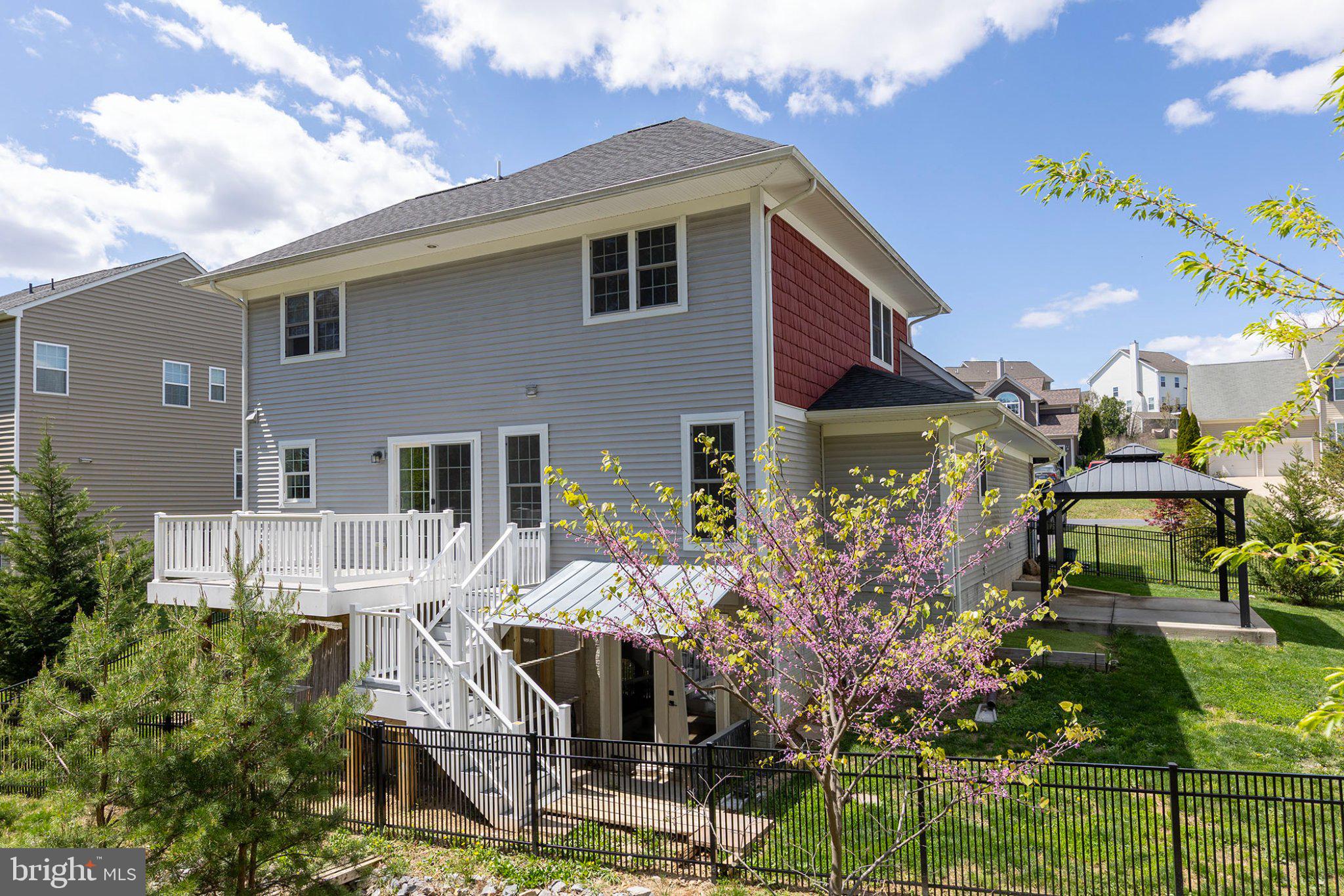 LAKE HOLIDAY ESTATES - Residential