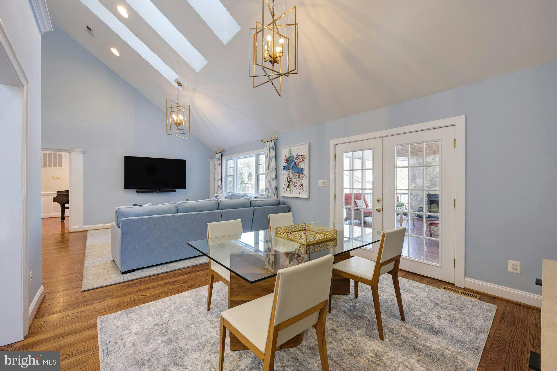MCHENRY HEIGHTS - Residential