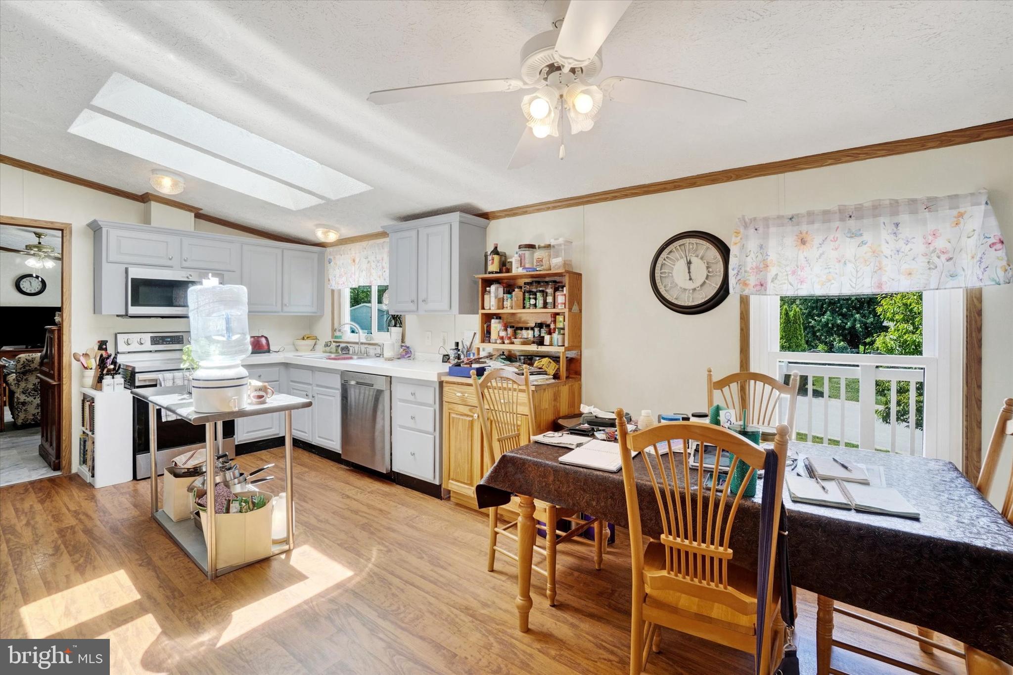 EAGLE VIEW MOBILE HOME PK - Residential