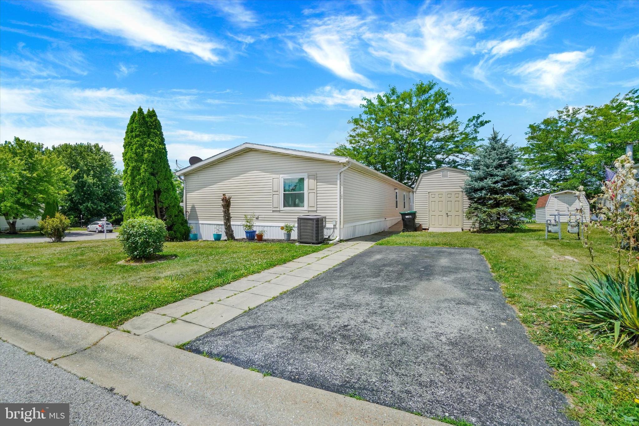 EAGLE VIEW MOBILE HOME PK - Residential