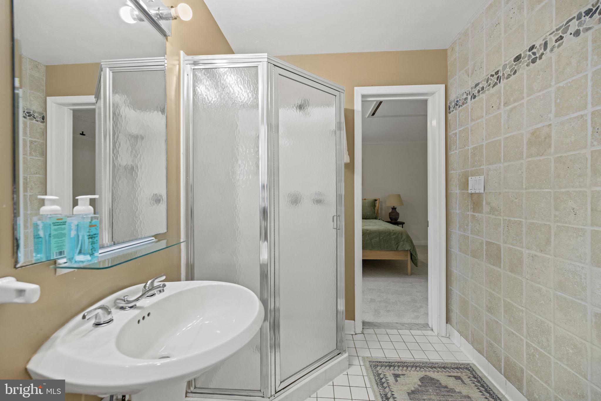 LINCOLNIA HILLS - Residential