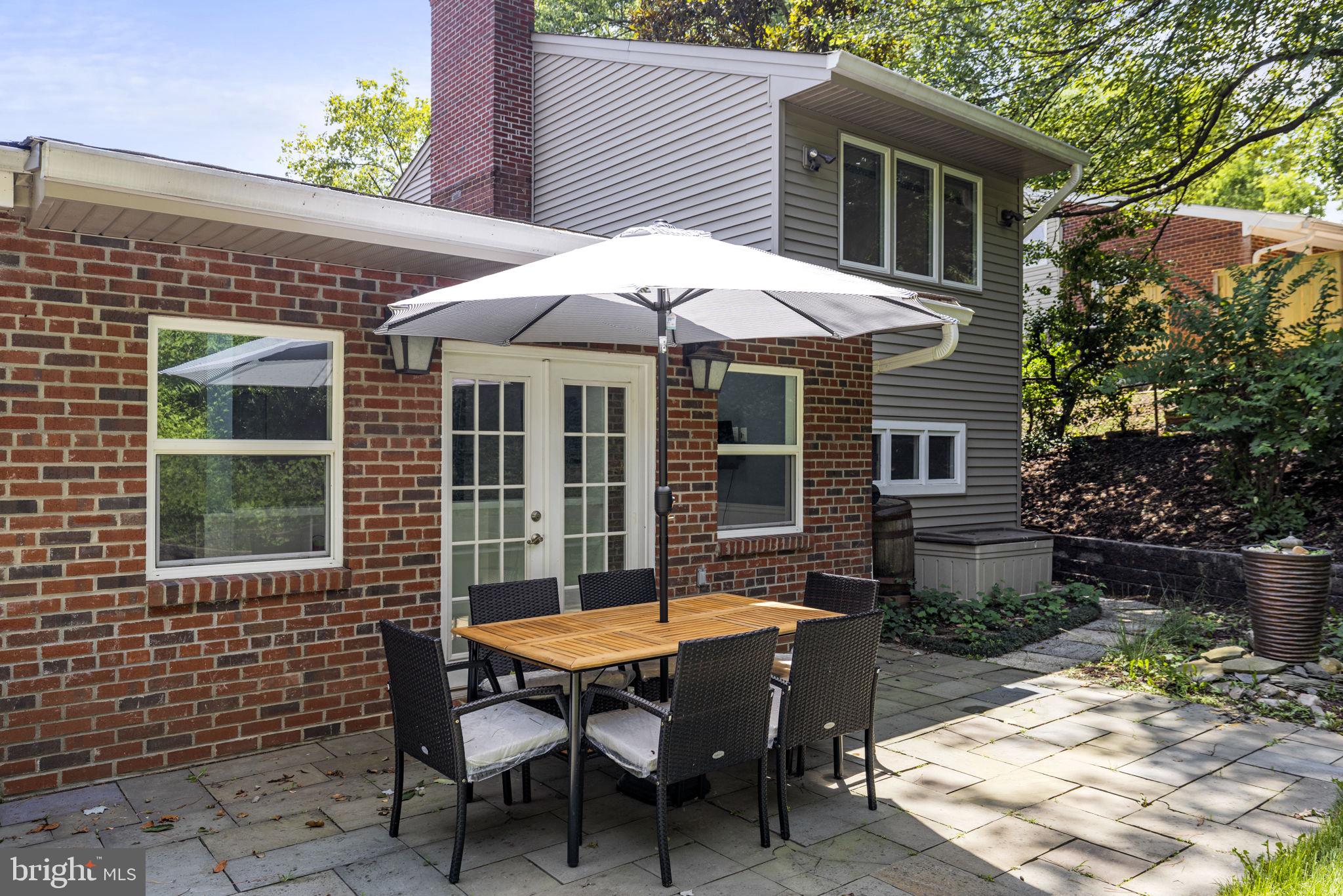 LINCOLNIA HILLS - Residential
