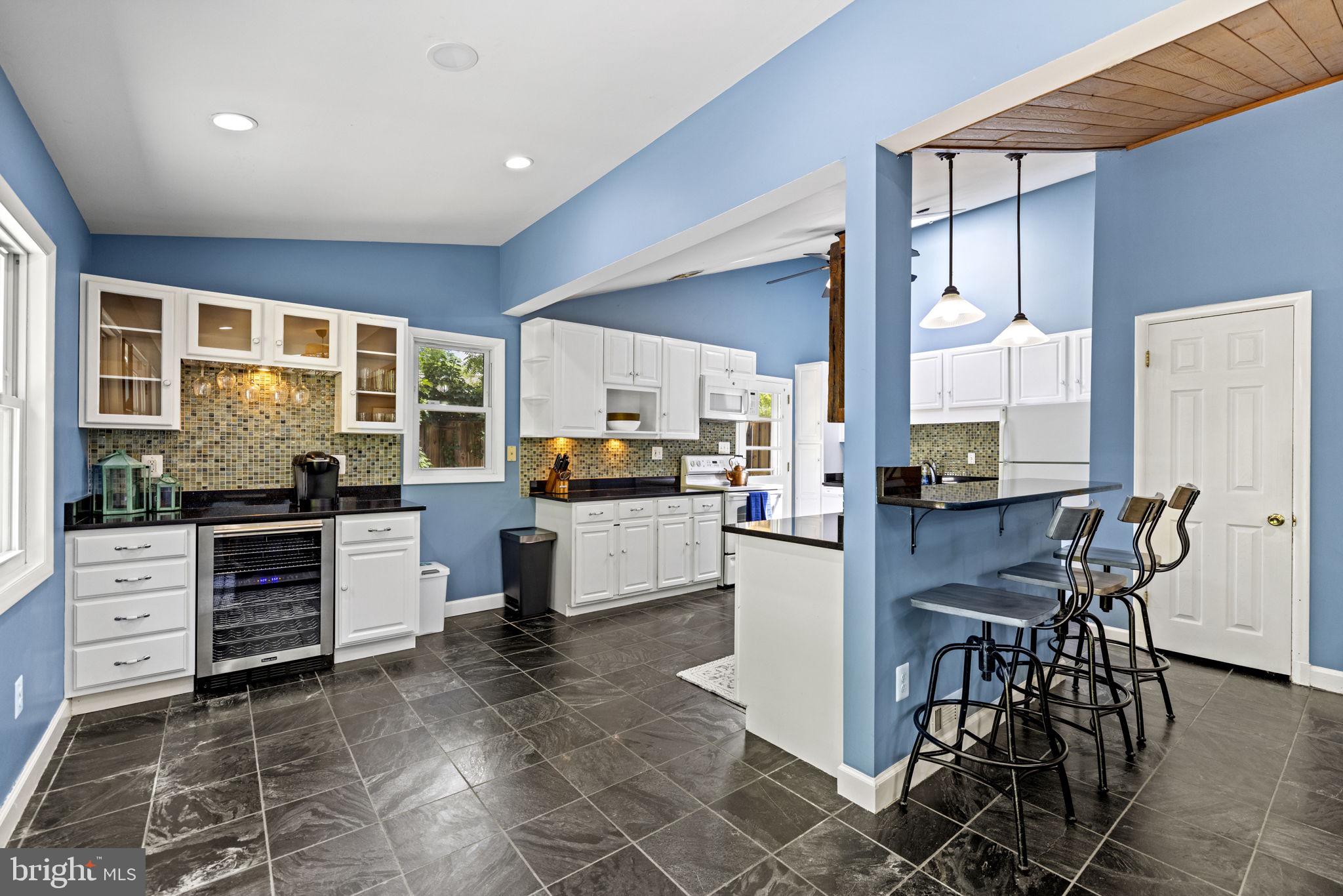 LINCOLNIA HILLS - Residential