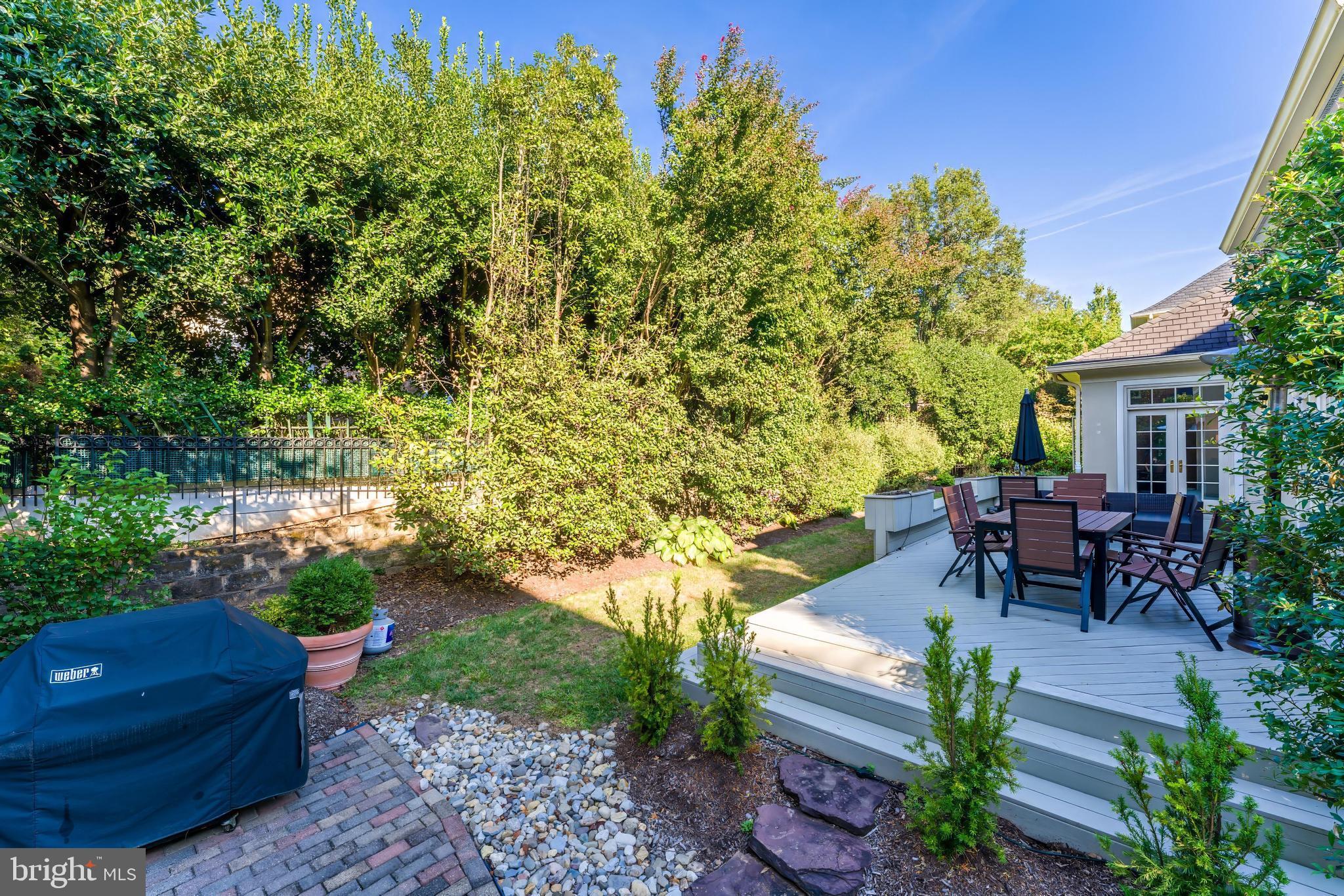 MAPLEWOOD - Residential