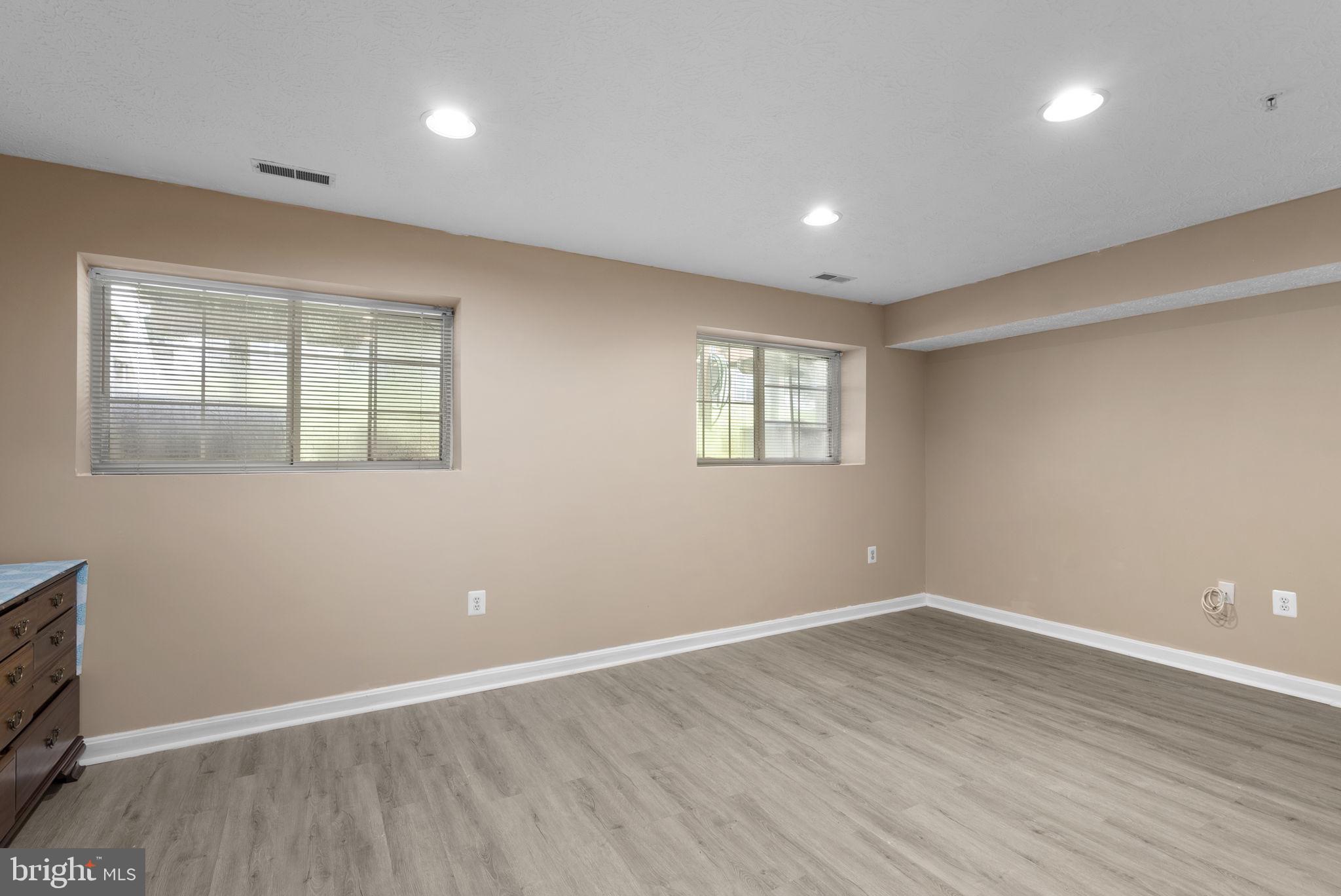 SNOWDEN RIDGE - Residential