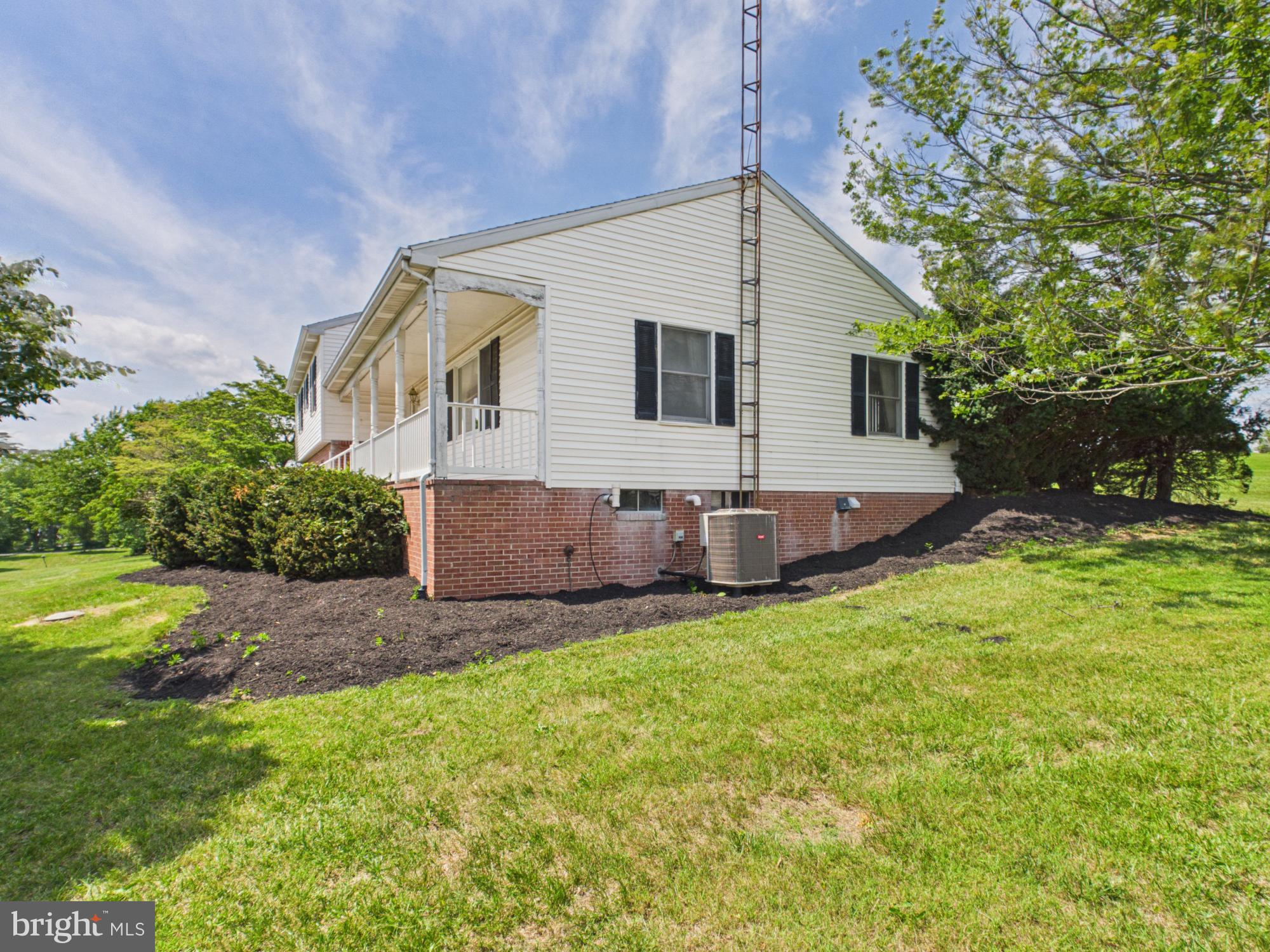 HOWARD SPEAKS - Residential