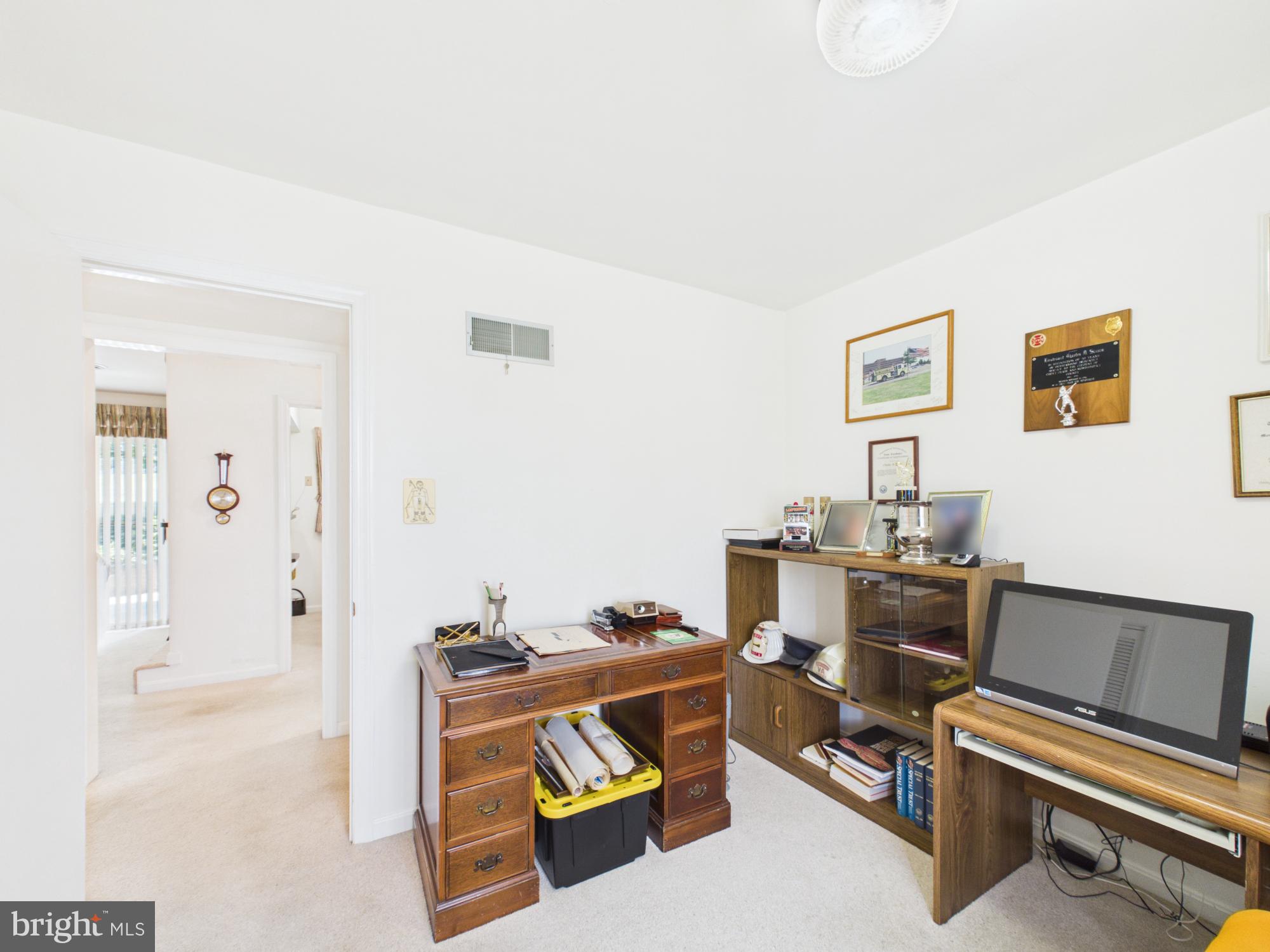 HOWARD SPEAKS - Residential