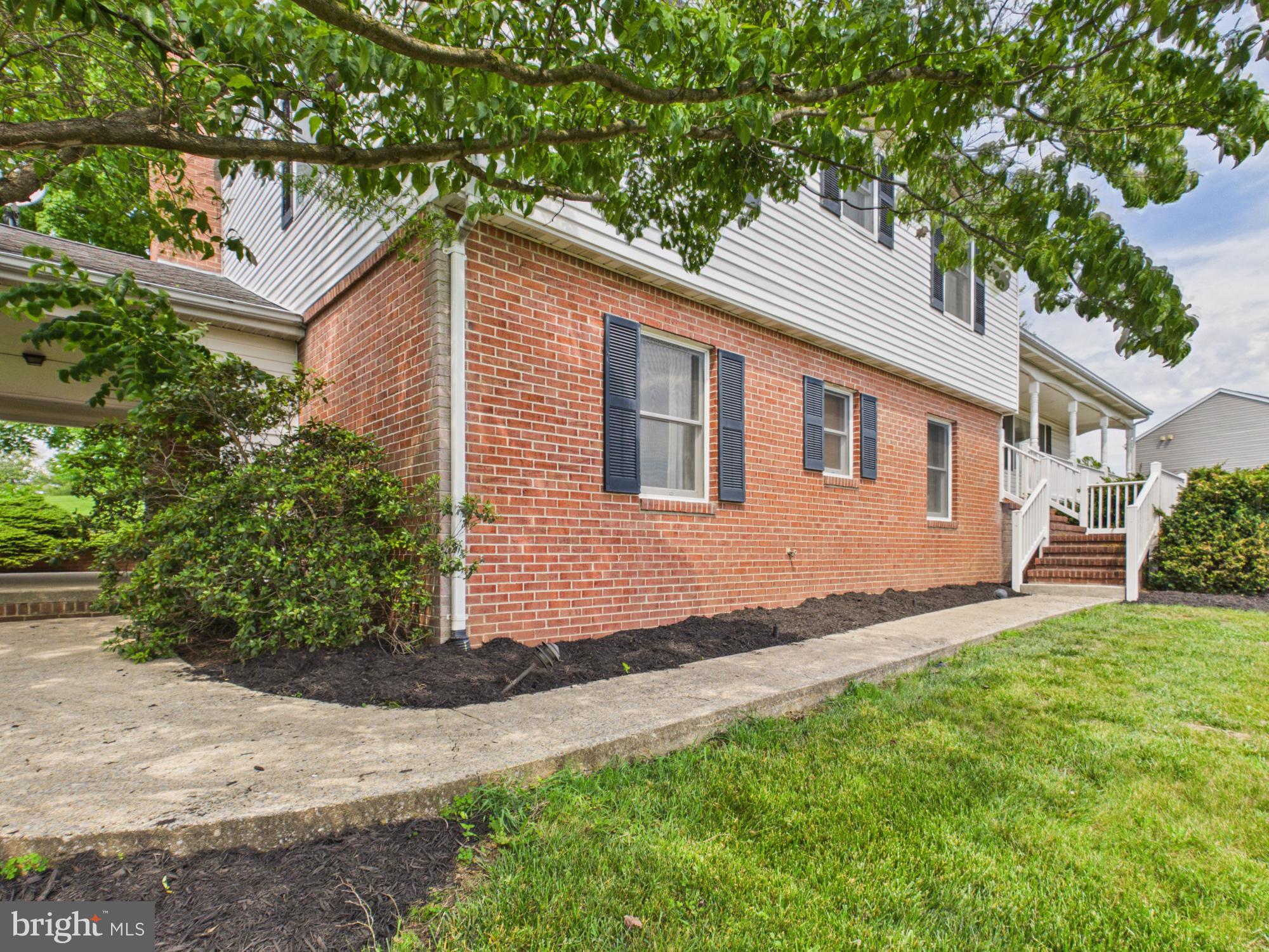 HOWARD SPEAKS - Residential