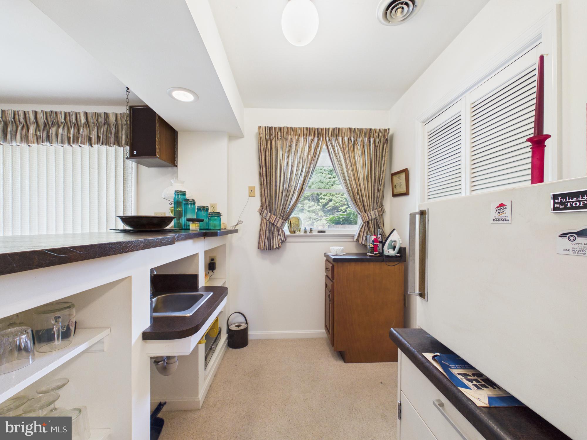 HOWARD SPEAKS - Residential