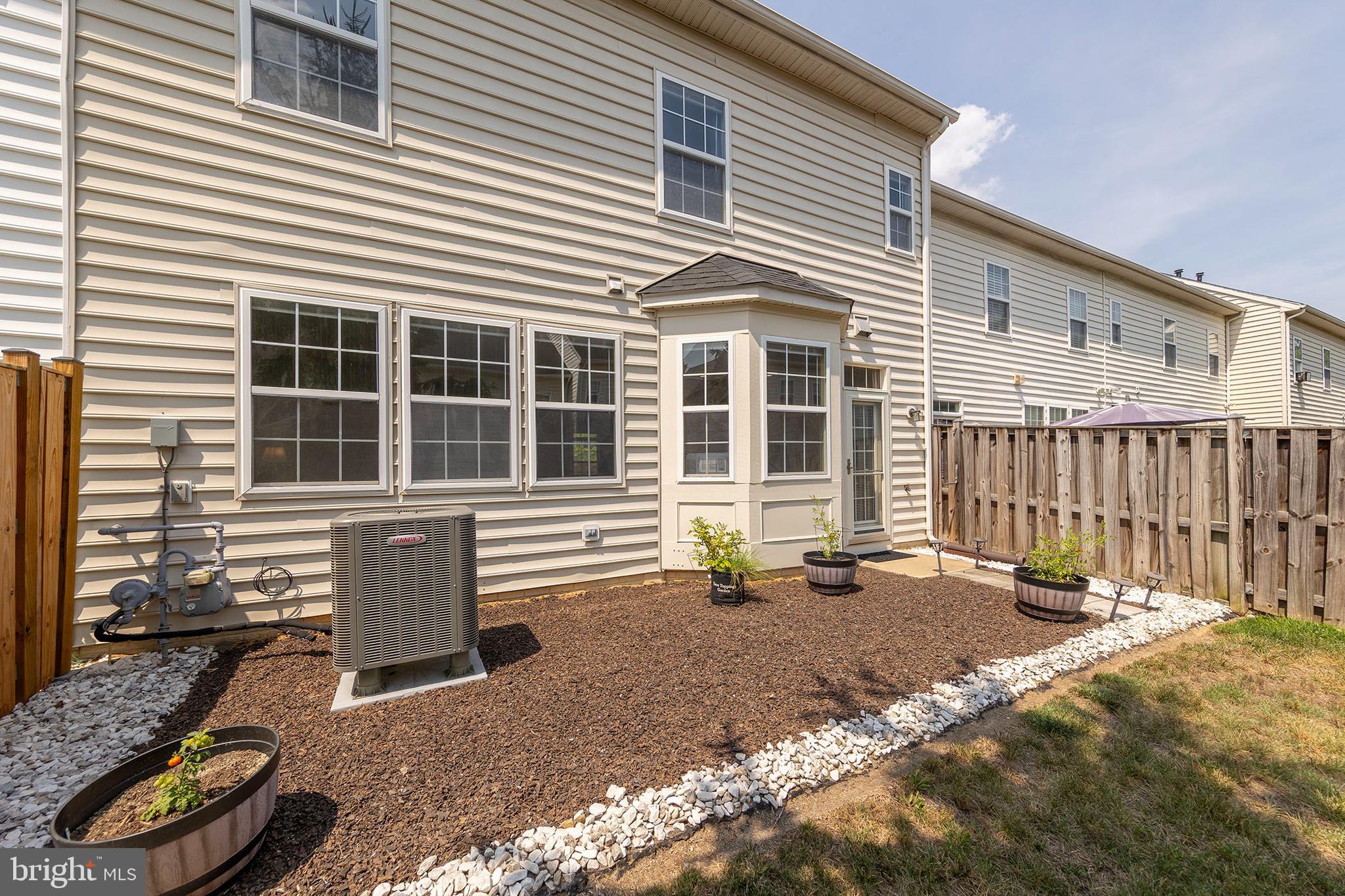 WAKELAND MANOR - Residential