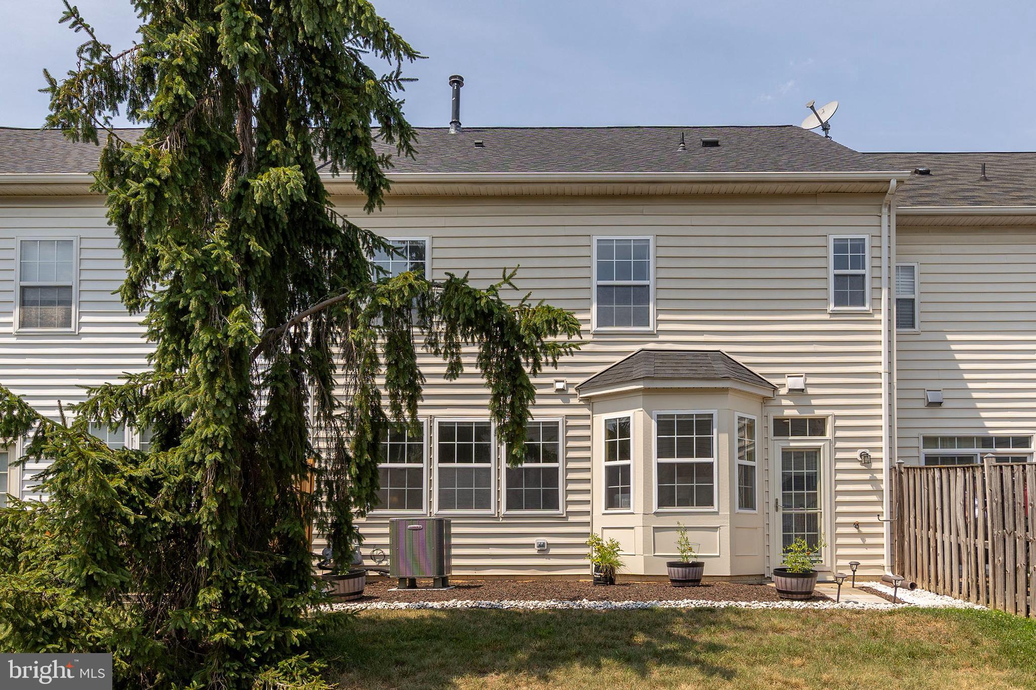 WAKELAND MANOR - Residential