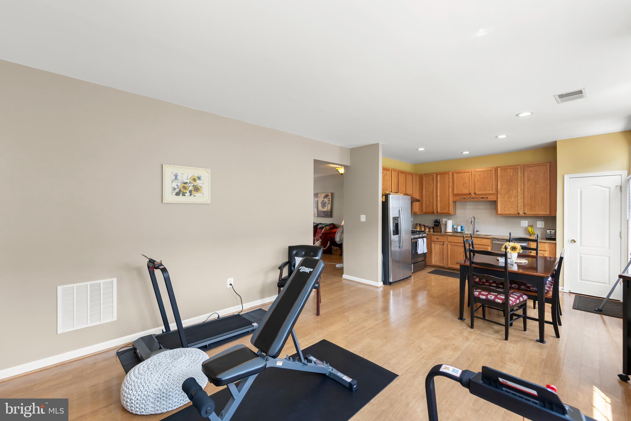 WAKELAND MANOR - Residential