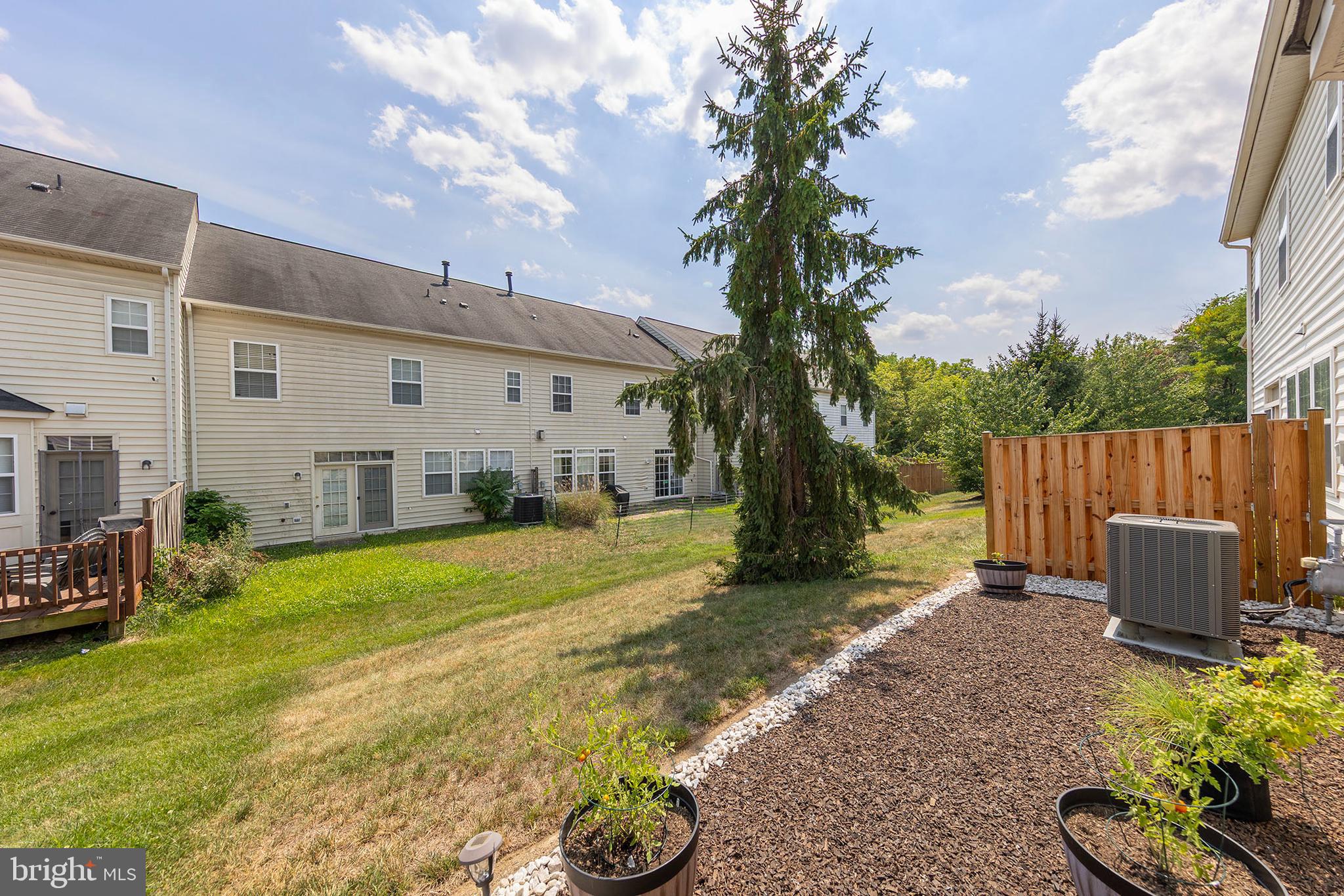 WAKELAND MANOR - Residential
