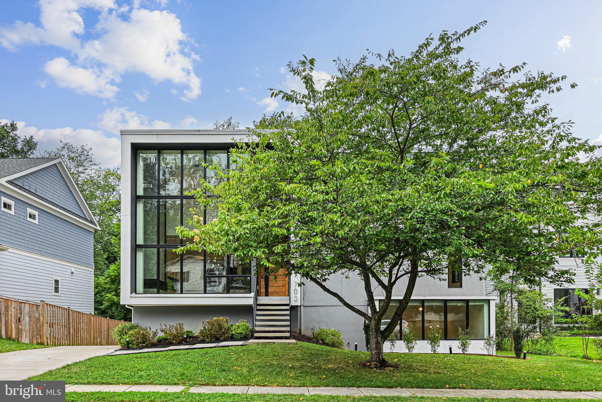 HAMPTONS OF MCLEAN - Residential