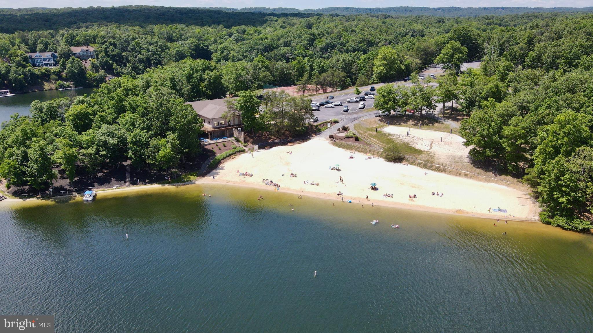 LAKE HOLIDAY ESTATES - Residential