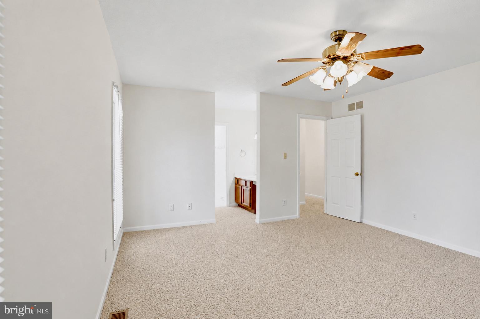 LAKE HOLIDAY ESTATES - Residential