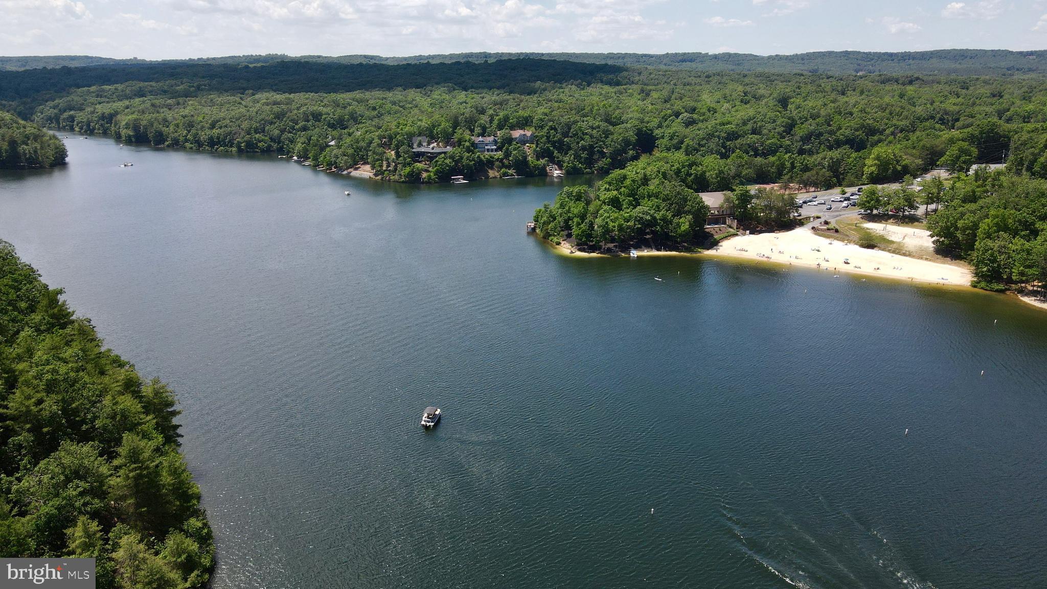 LAKE HOLIDAY ESTATES - Residential