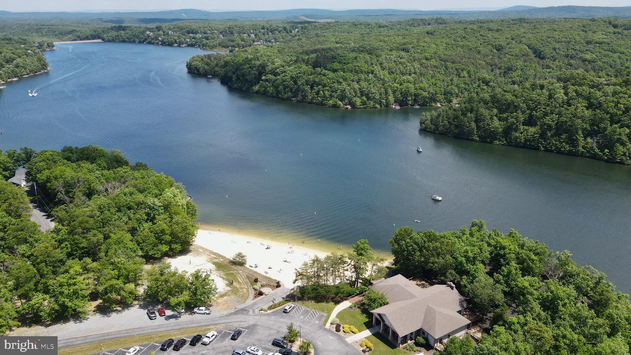 LAKE HOLIDAY ESTATES - Residential