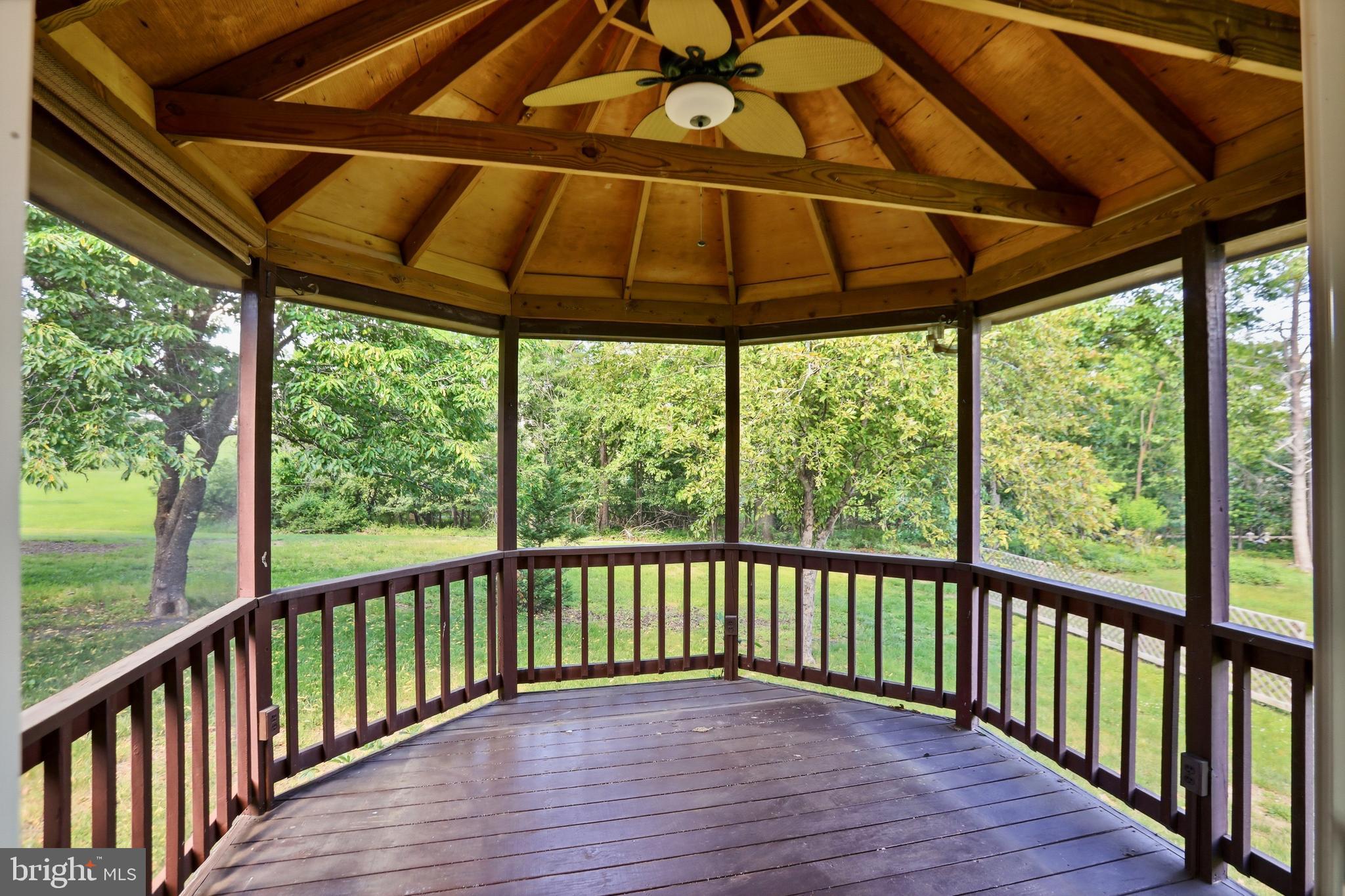 LAKE HOLIDAY ESTATES - Residential