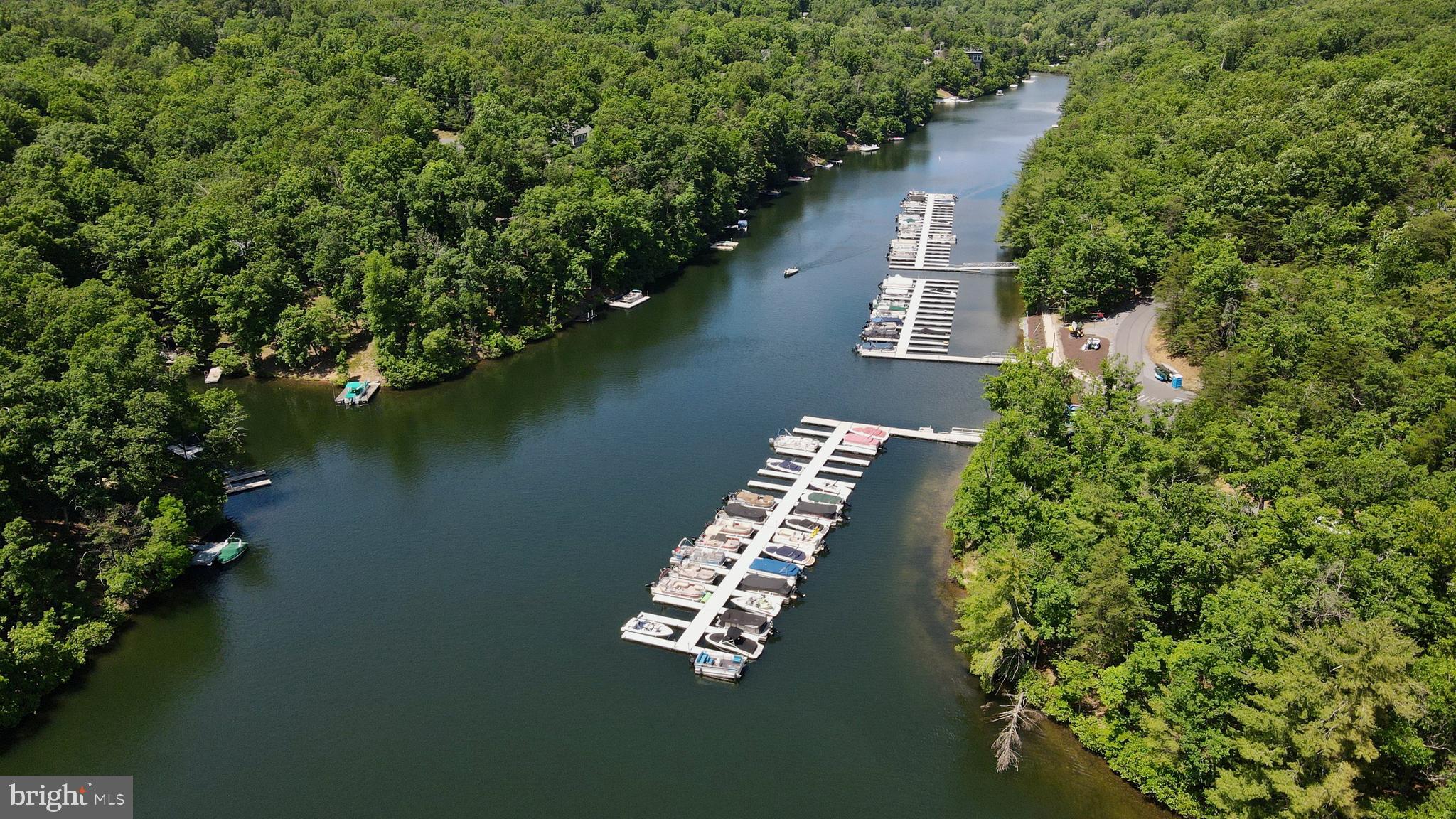 LAKE HOLIDAY ESTATES - Residential