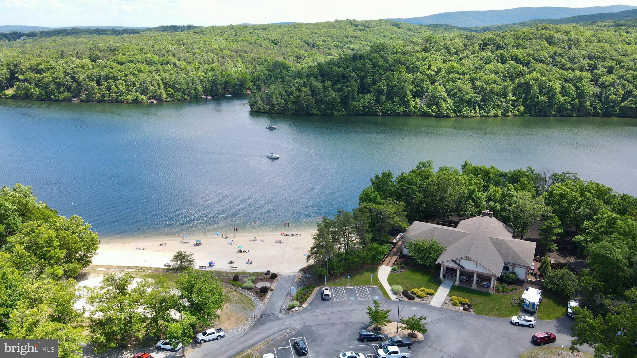 LAKE HOLIDAY ESTATES - Residential