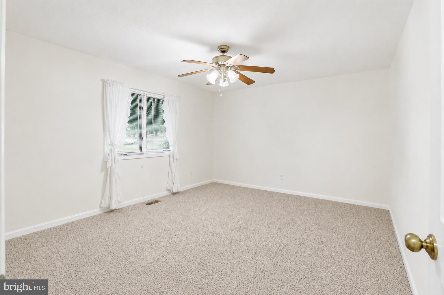 LAKE HOLIDAY ESTATES - Residential
