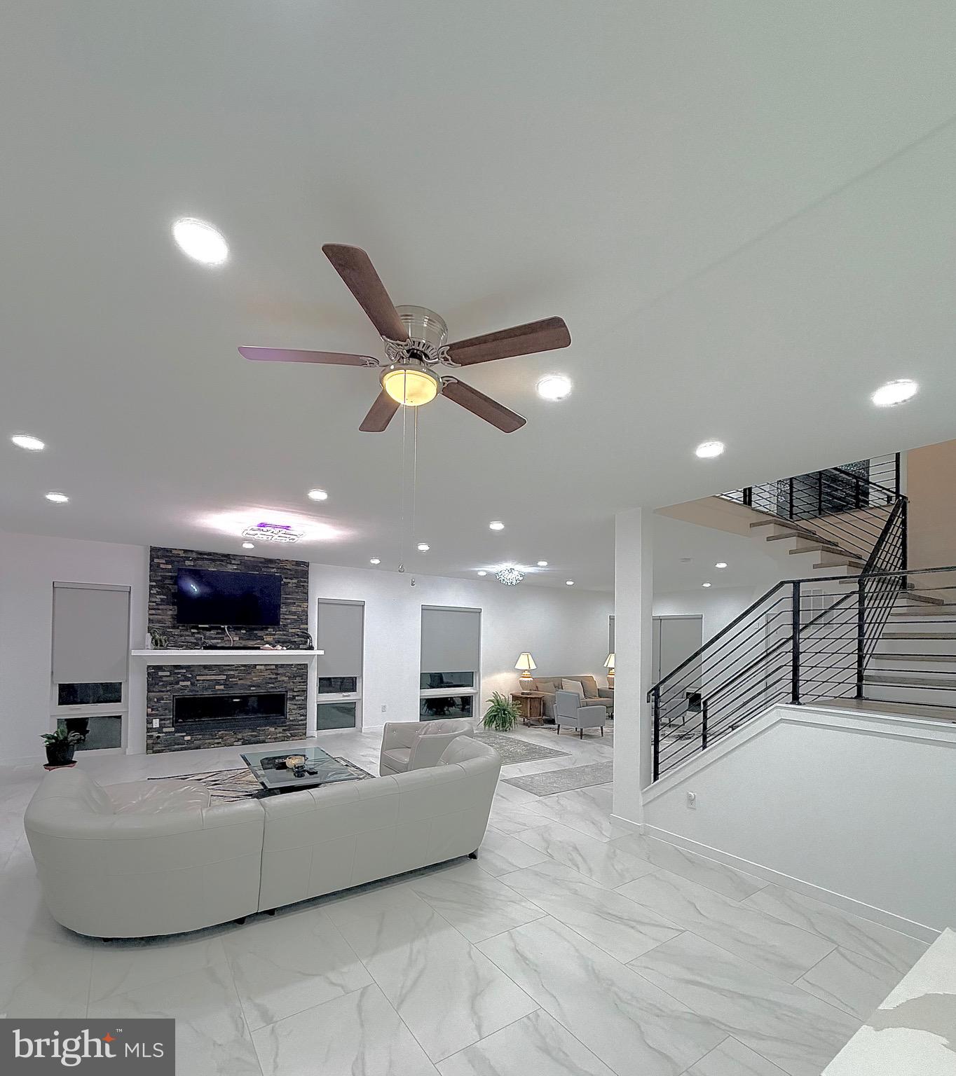 PIMMIT HILLS - Residential